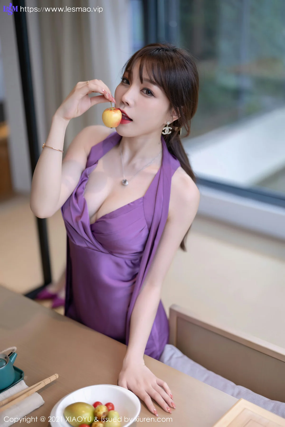 XIAOYU  语画界 Vol.634 灼灼其华  芝芝Booty 丝绸美裙写真11 - 42