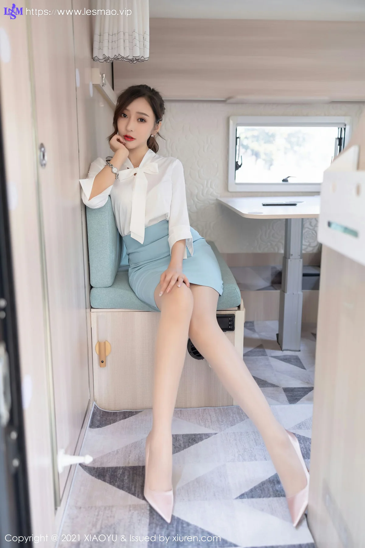 XIAOYU  语画界 Vol.635 房车之旅 王馨瑶yanni 性感写真11 - 17