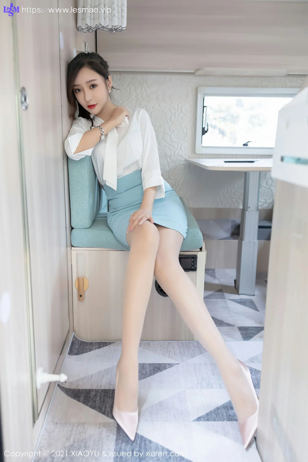 XIAOYU  语画界 Vol.635 房车之旅 王馨瑶yanni 性感写真11 - 18