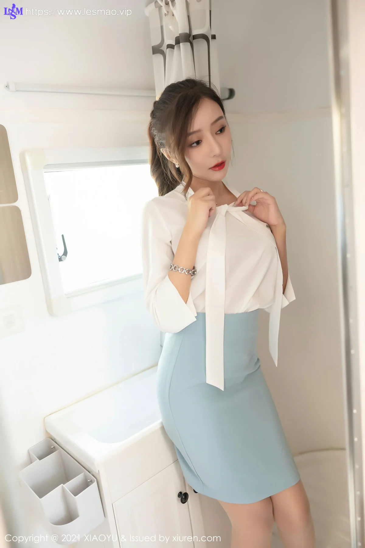 XIAOYU  语画界 Vol.635 房车之旅 王馨瑶yanni 性感写真11 - 27