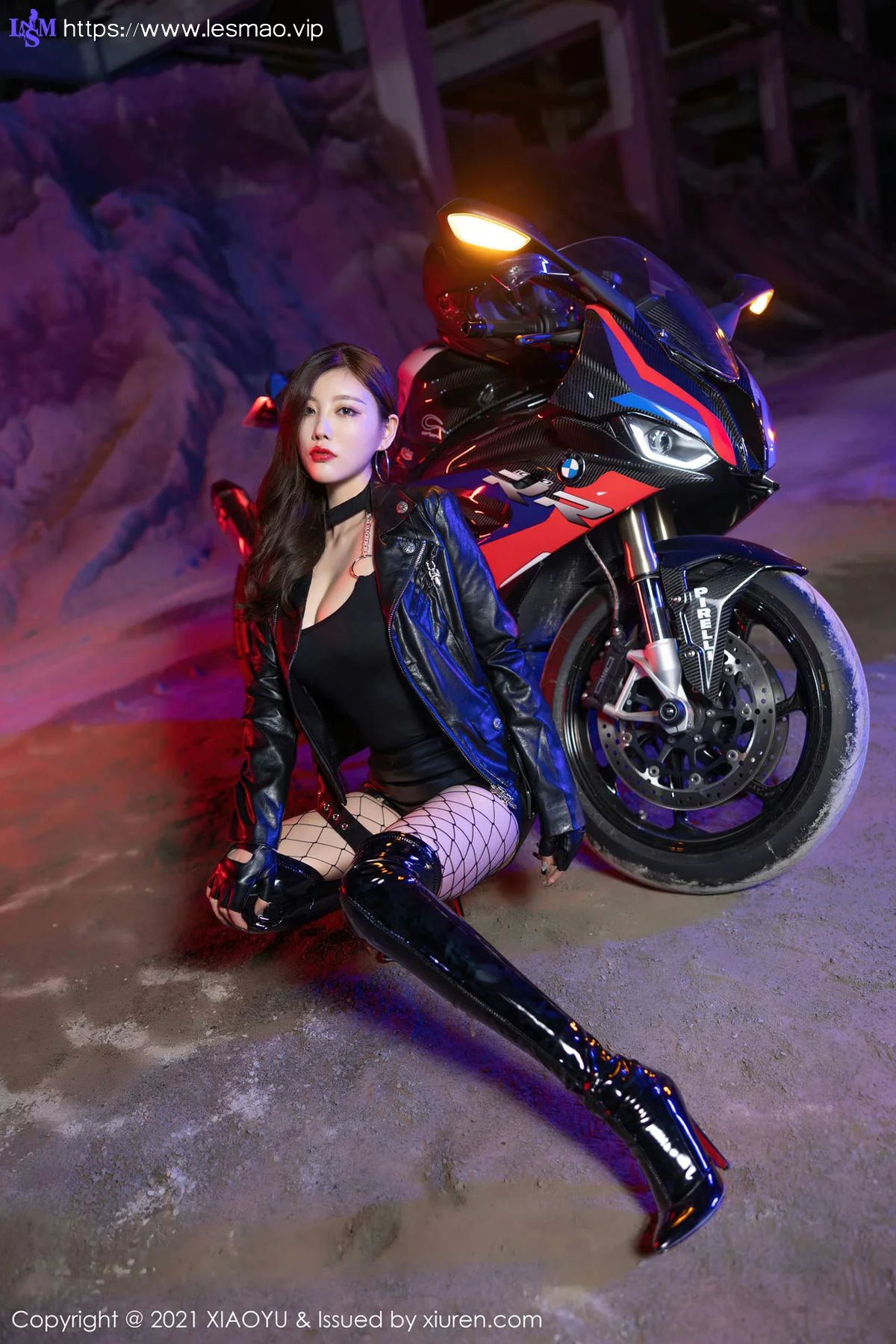 XIAOYU  语画界 Vol.638 皮靴网袜 杨晨晨sugar 机车女郎旅拍 - 12