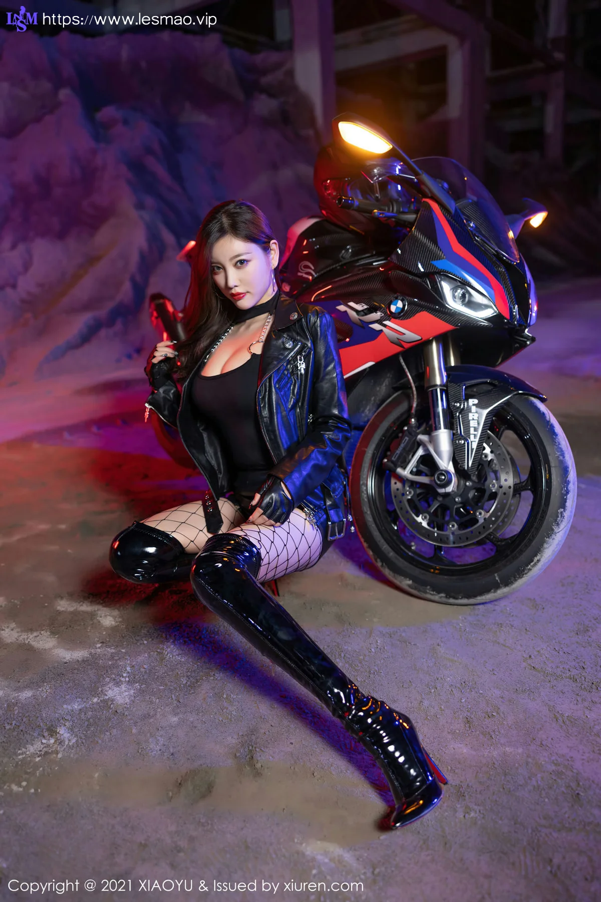 XIAOYU  语画界 Vol.638 皮靴网袜 杨晨晨sugar 机车女郎旅拍 - 13