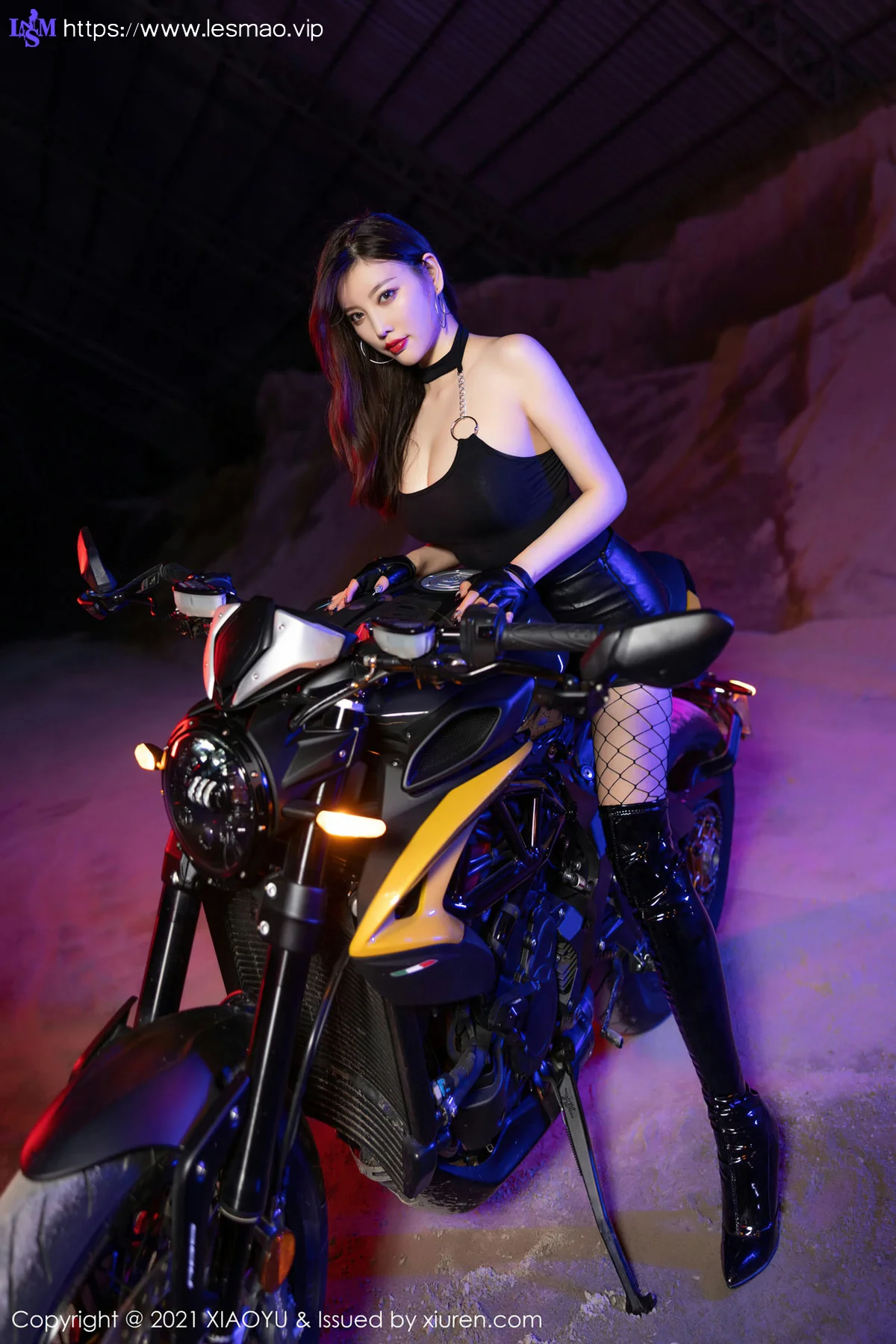 XIAOYU  语画界 Vol.638 皮靴网袜 杨晨晨sugar 机车女郎旅拍 - 45