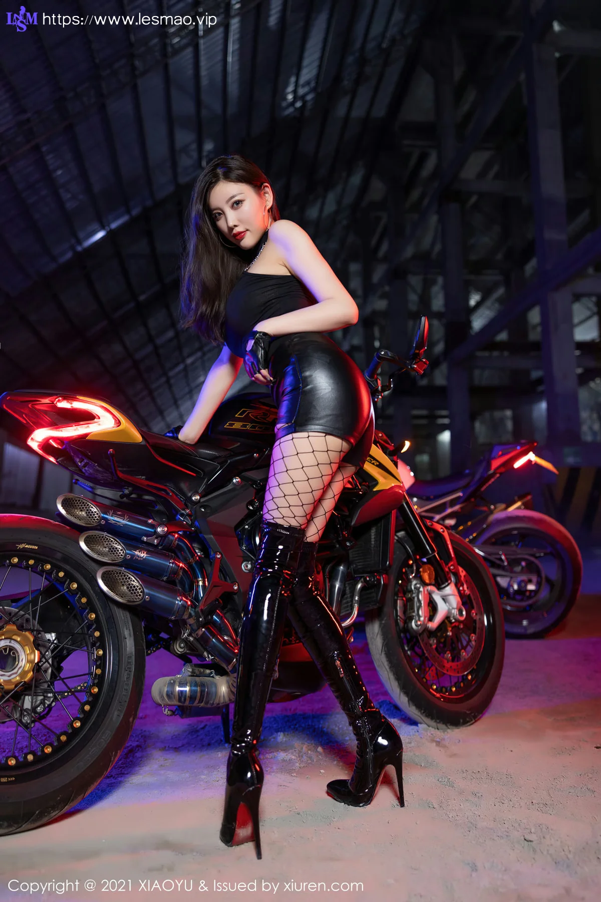 XIAOYU  语画界 Vol.638 皮靴网袜 杨晨晨sugar 机车女郎旅拍 - 49