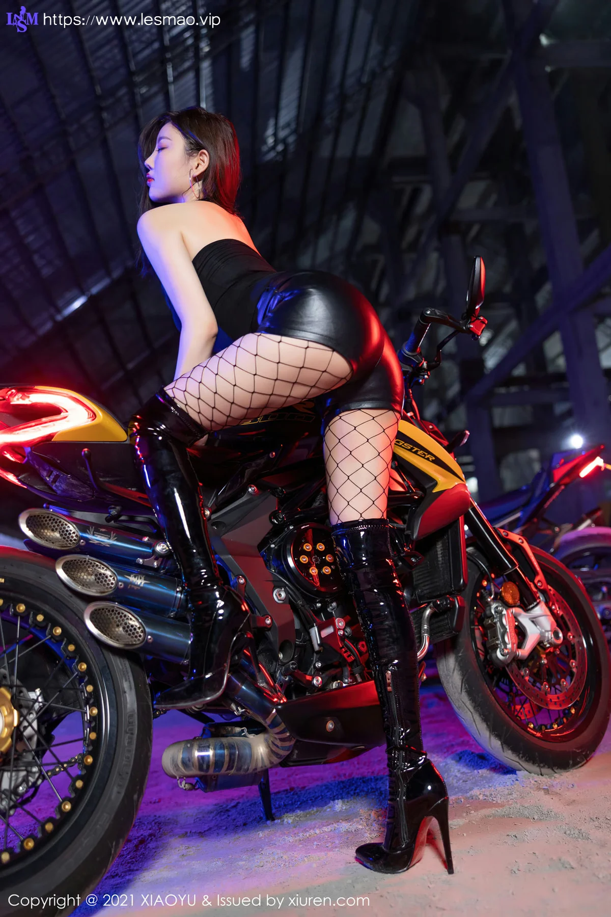 XIAOYU  语画界 Vol.638 皮靴网袜 杨晨晨sugar 机车女郎旅拍 - 50