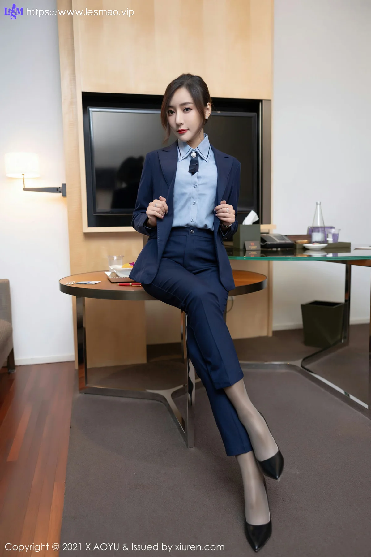 XIAOYU  语画界 Vol.639 职业灰丝OL 馨瑶yanni 性感写真 - 14