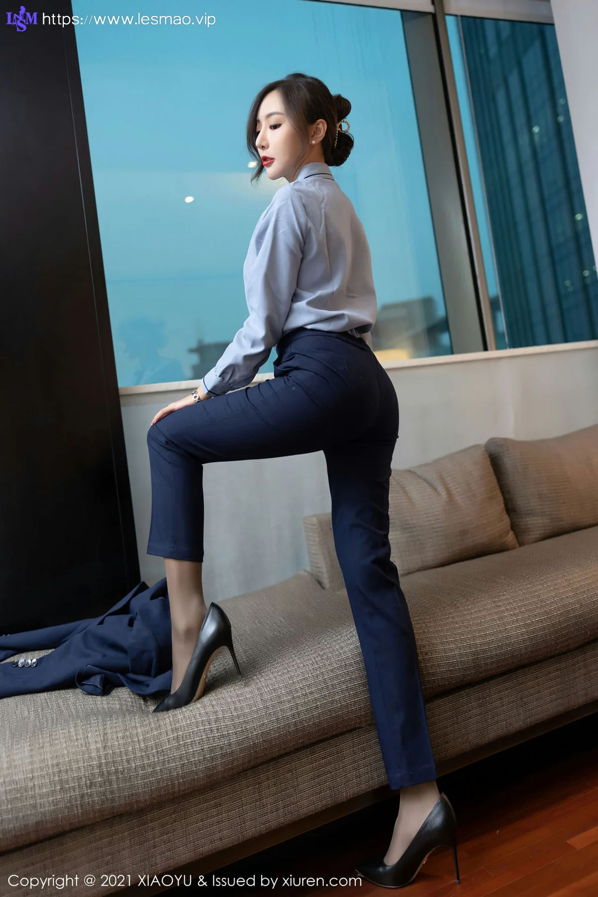 XIAOYU  语画界 Vol.639 职业灰丝OL 馨瑶yanni 性感写真 - 19