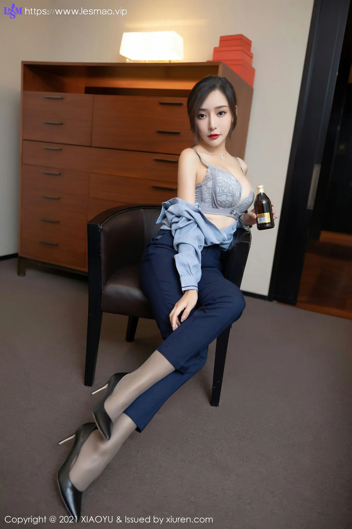 XIAOYU  语画界 Vol.639 职业灰丝OL 馨瑶yanni 性感写真 - 36