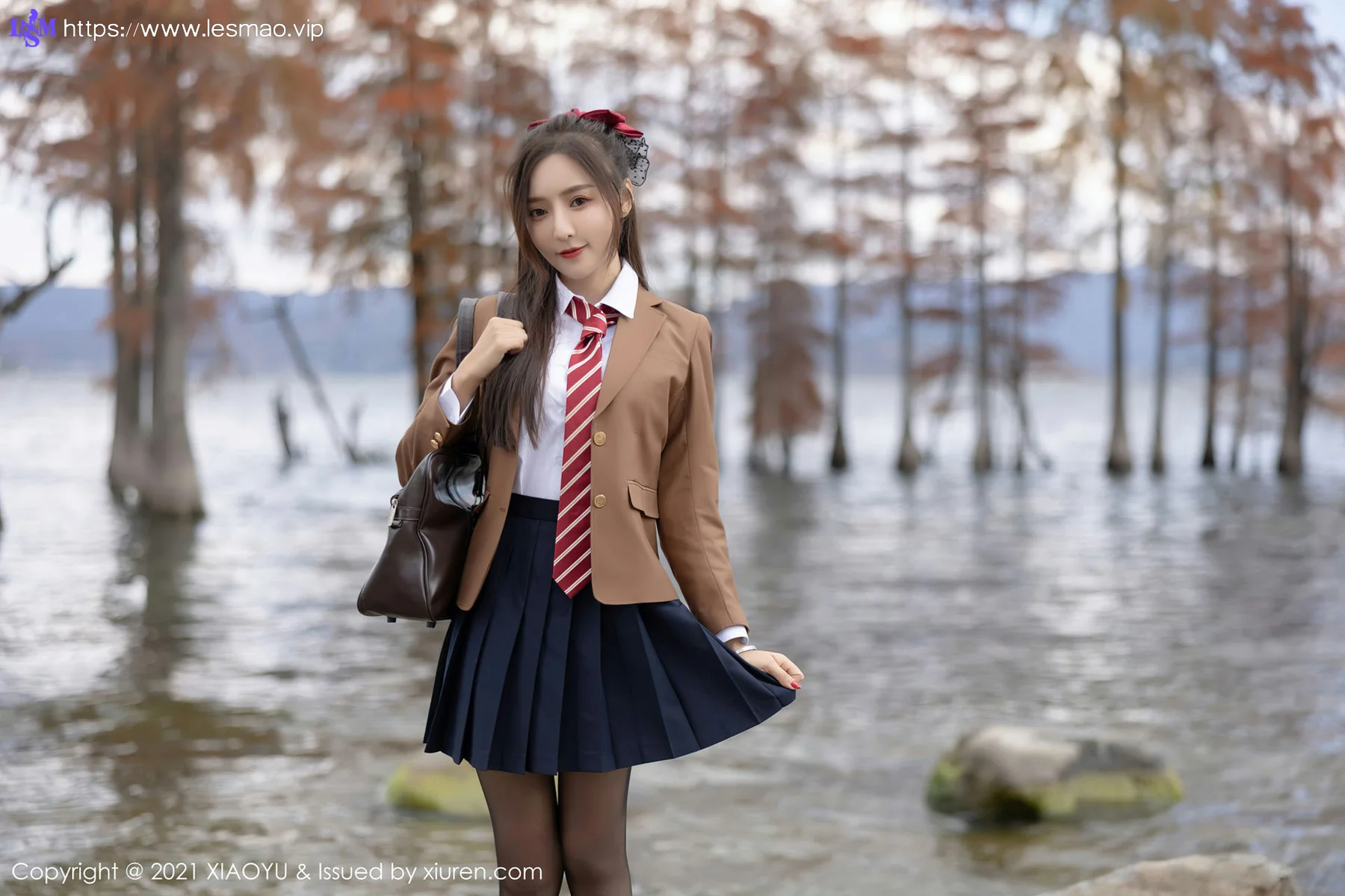 XIAOYU  语画界 Vol.685 jk制服 王馨瑶yanni 黑丝写真1 - 2