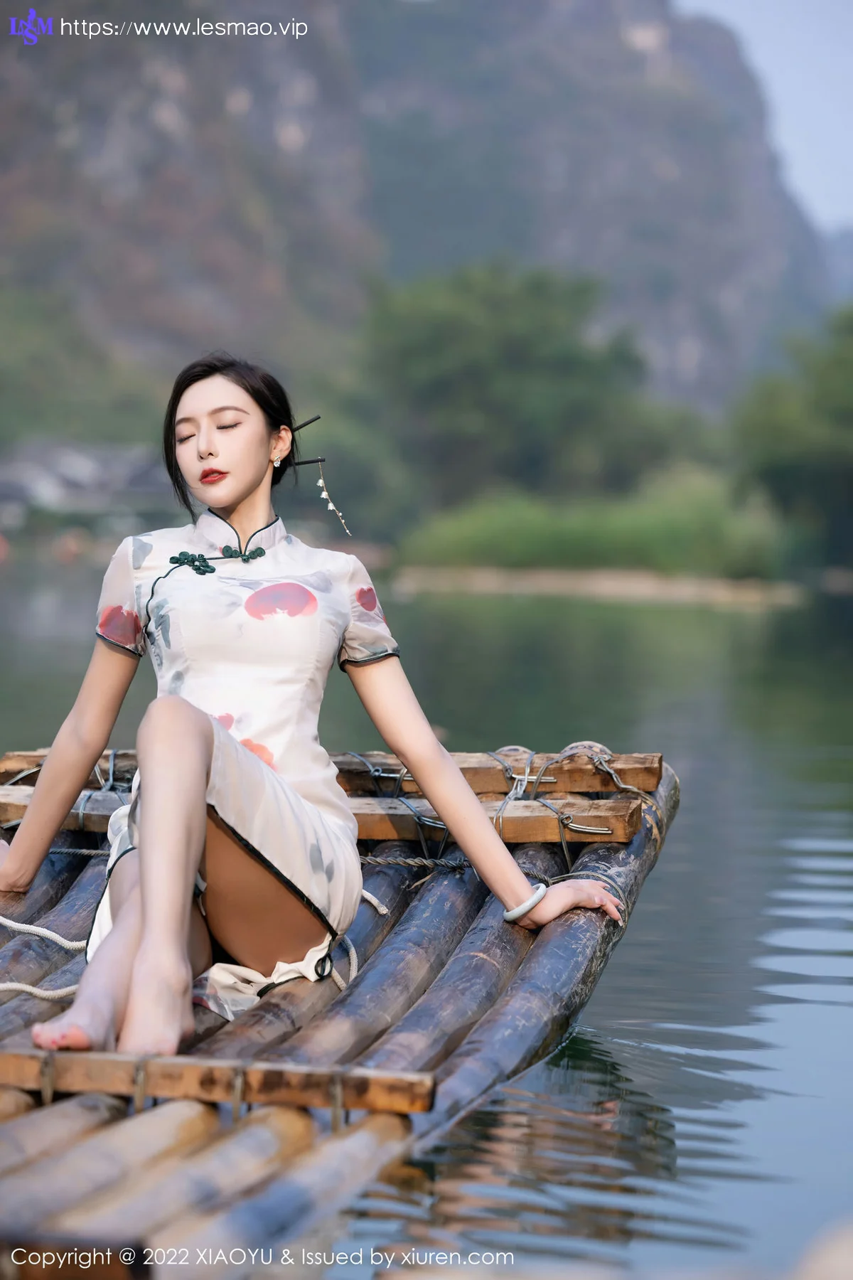 XIAOYU  语画界 Vol.872  王馨瑶yanni 图案旗袍杭州旅拍11 - 17