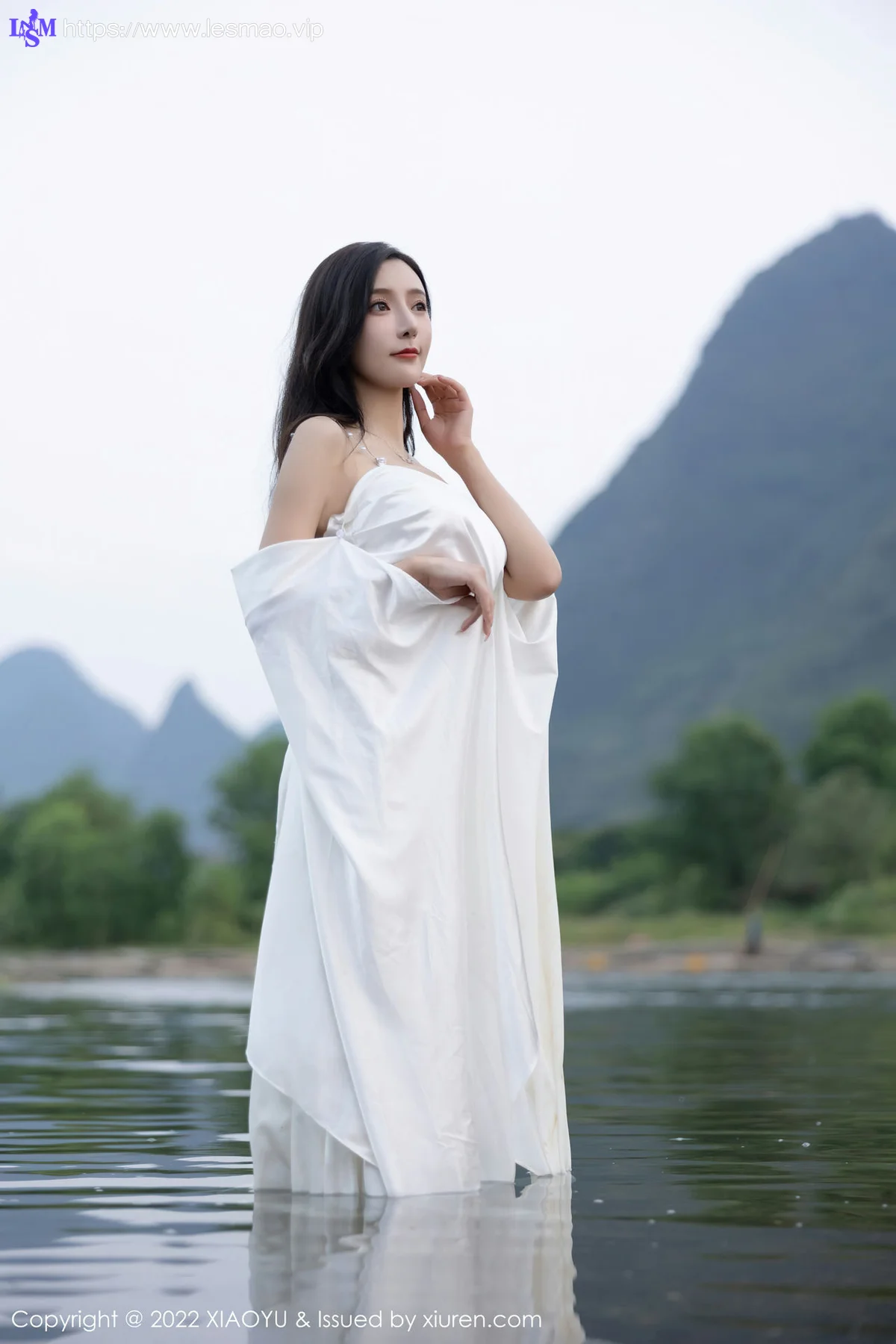 XIAOYU  语画界 Vol.884  王馨瑶yanni 蕾丝内衣户外场景杭州旅拍1 - 5