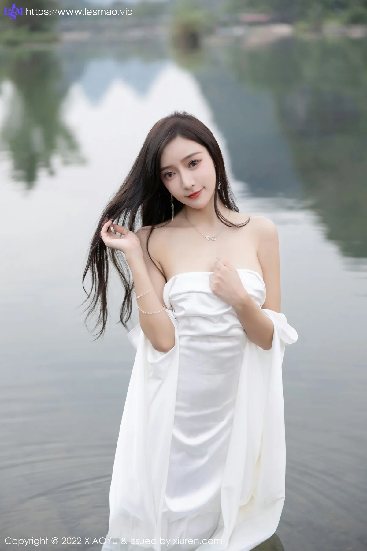XIAOYU  语画界 Vol.884  王馨瑶yanni 蕾丝内衣户外场景杭州旅拍1 - 9