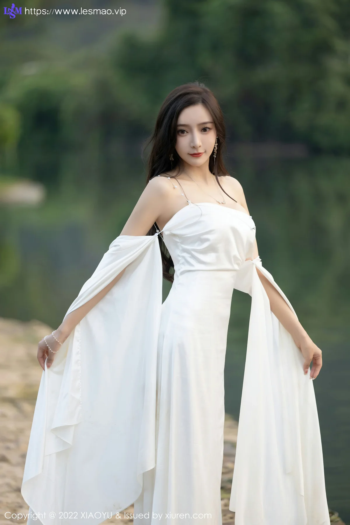 XIAOYU  语画界 Vol.884  王馨瑶yanni 蕾丝内衣户外场景杭州旅拍1 - 13