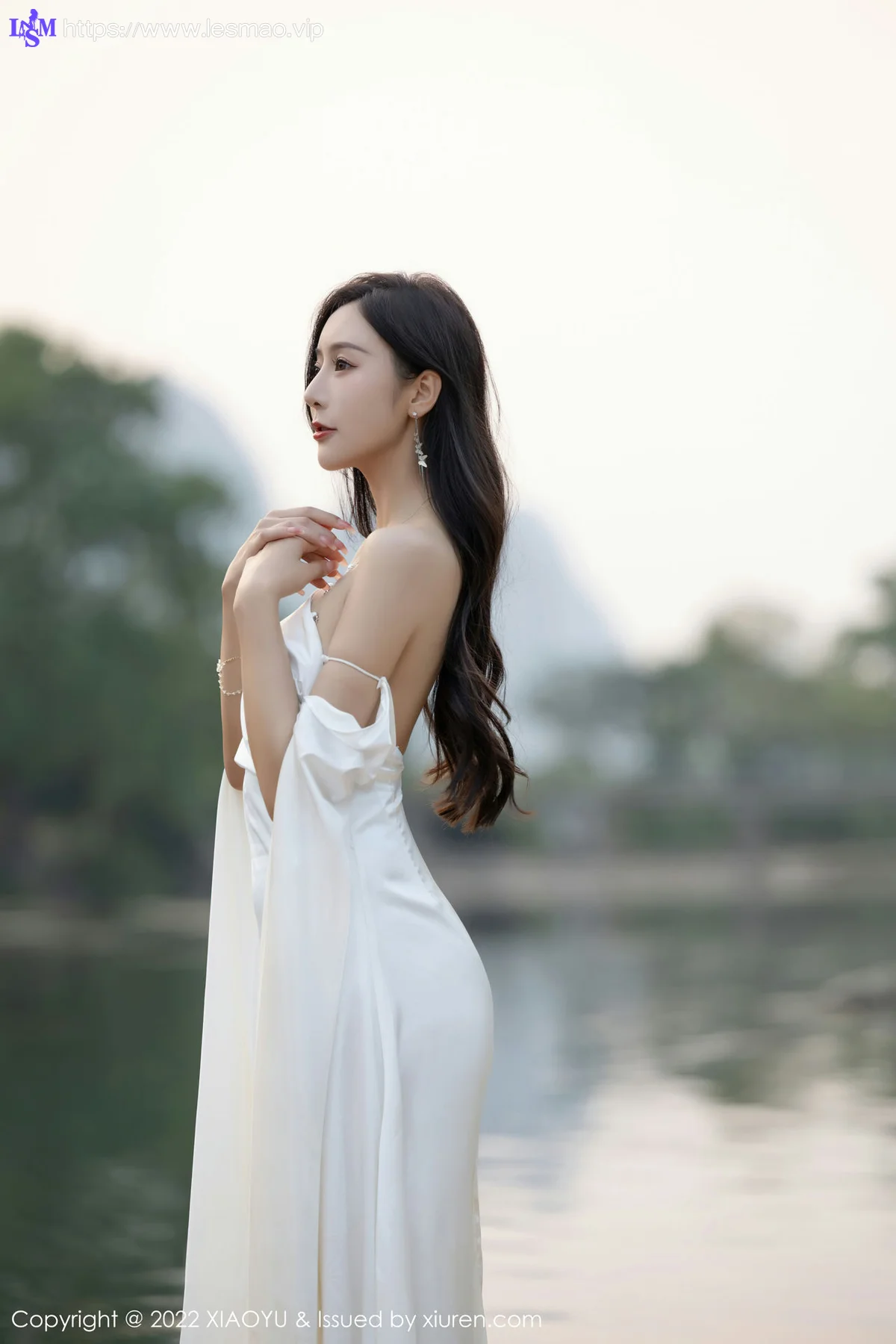 XIAOYU  语画界 Vol.884  王馨瑶yanni 蕾丝内衣户外场景杭州旅拍1 - 14