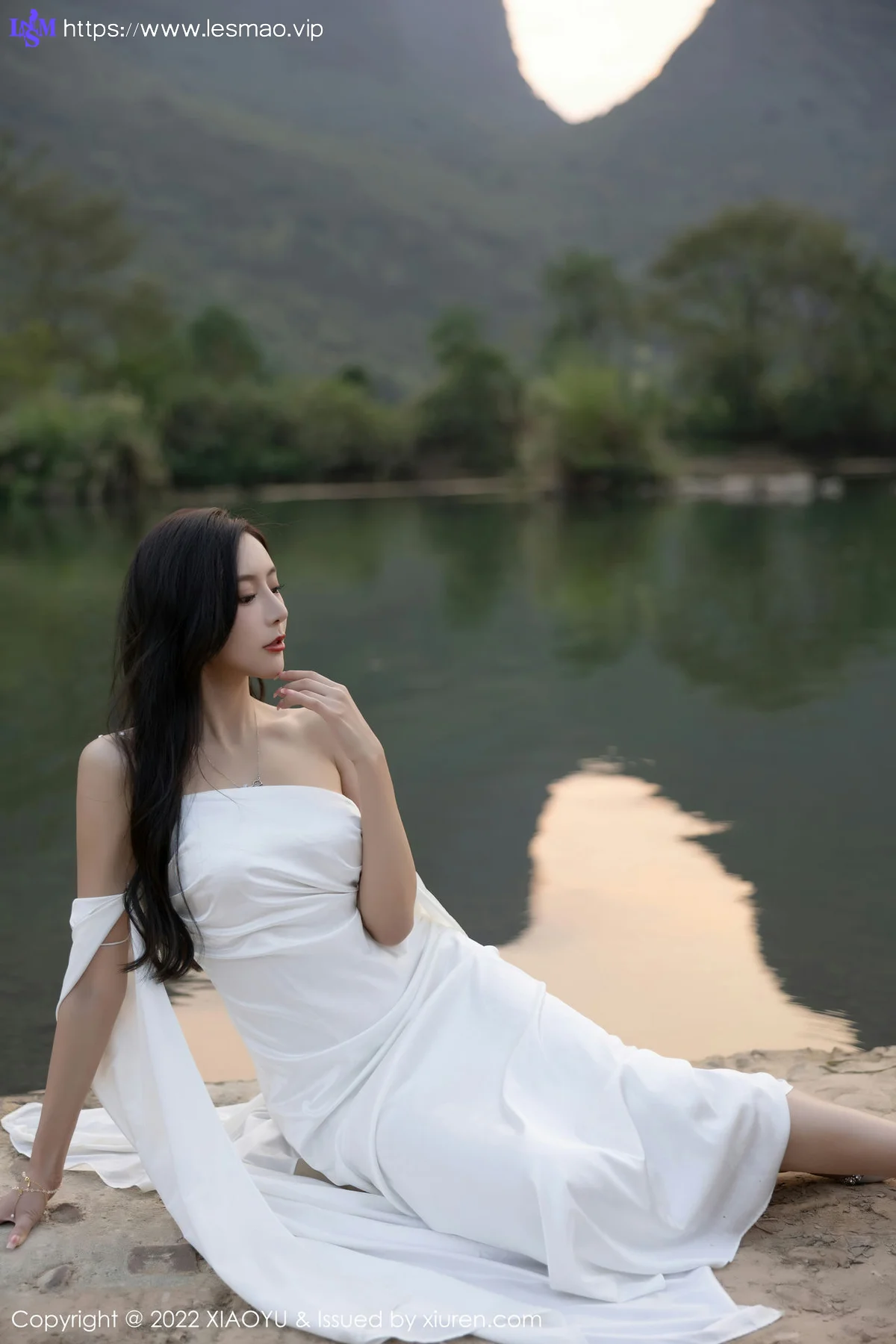 XIAOYU  语画界 Vol.884  王馨瑶yanni 蕾丝内衣户外场景杭州旅拍1 - 16