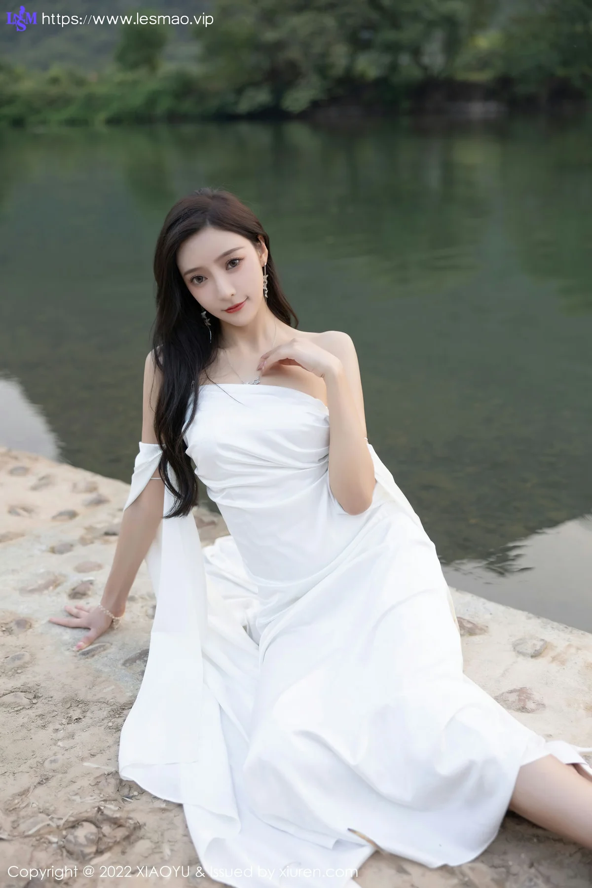 XIAOYU  语画界 Vol.884  王馨瑶yanni 蕾丝内衣户外场景杭州旅拍1 - 18