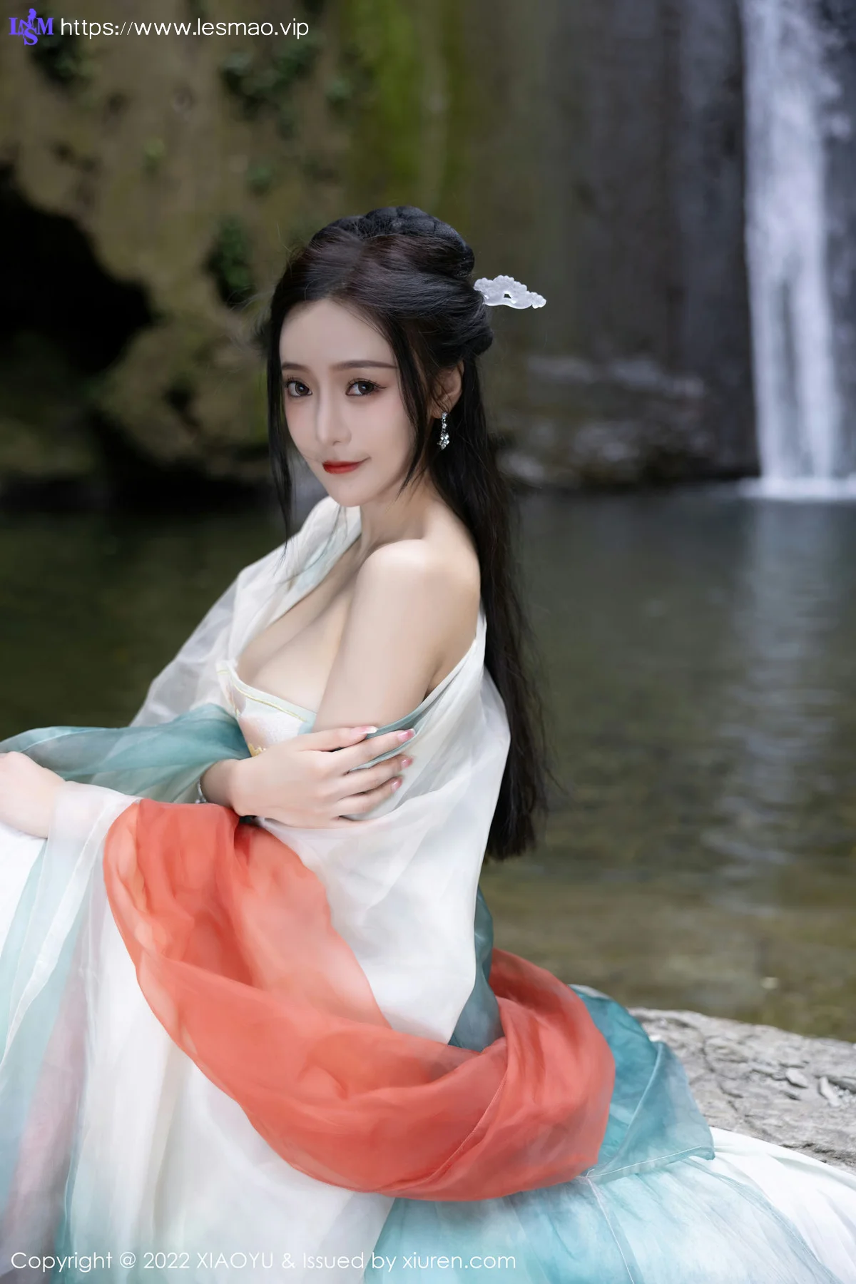 XIAOYU  语画界 Vol.889  王馨瑶yanni 浅色古装户外场景杭州旅拍写真11 - 11