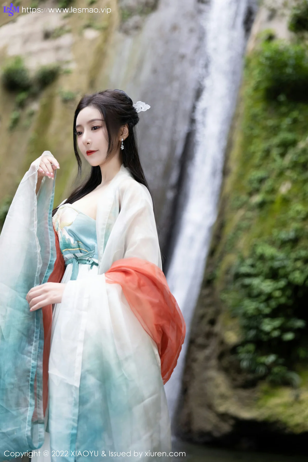 XIAOYU  语画界 Vol.889  王馨瑶yanni 浅色古装户外场景杭州旅拍写真11 - 21