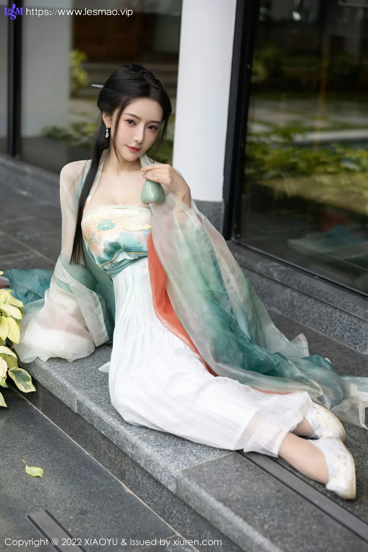 XIAOYU  语画界 Vol.889  王馨瑶yanni 浅色古装户外场景杭州旅拍写真11 - 27