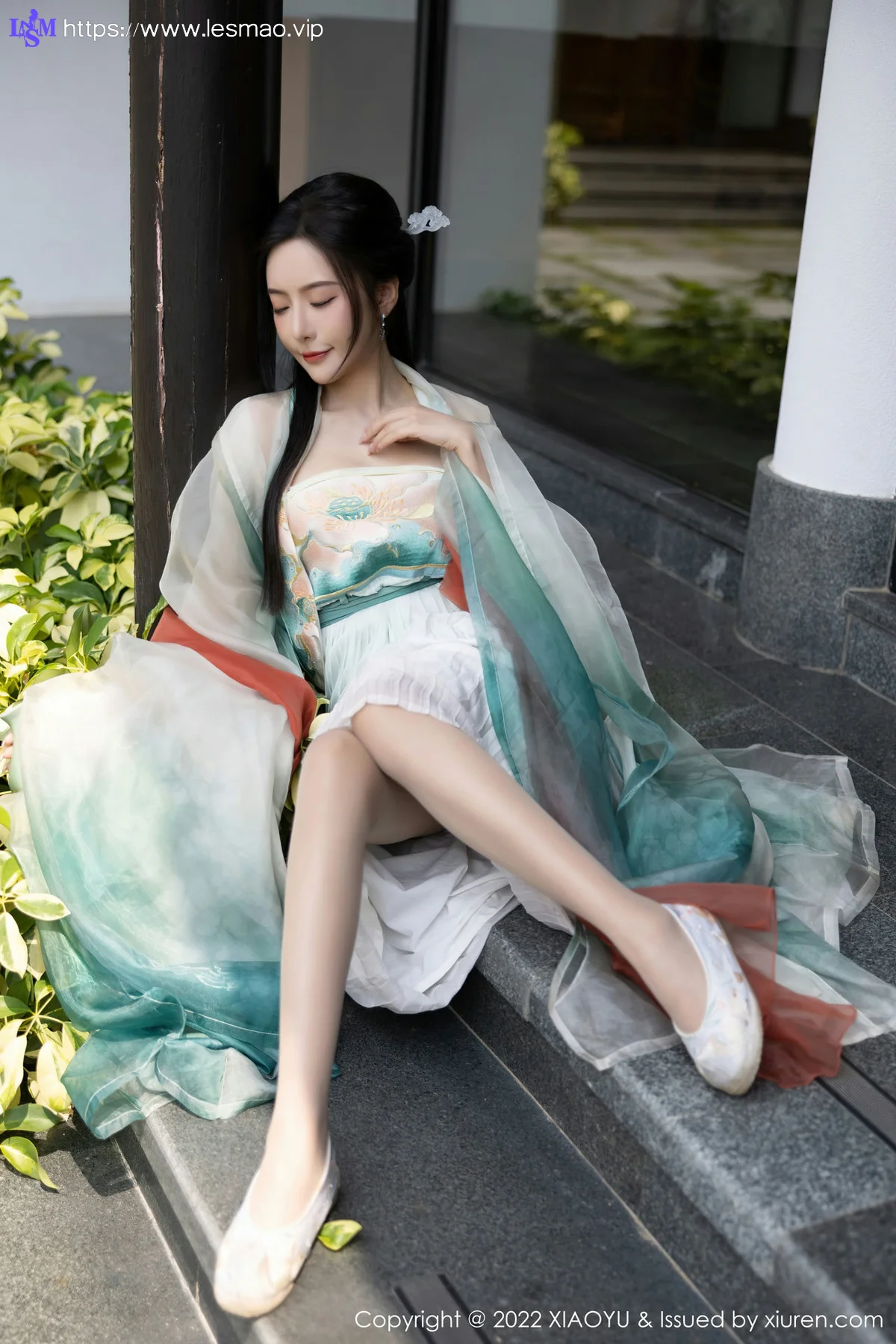 XIAOYU  语画界 Vol.889  王馨瑶yanni 浅色古装户外场景杭州旅拍写真11 - 30