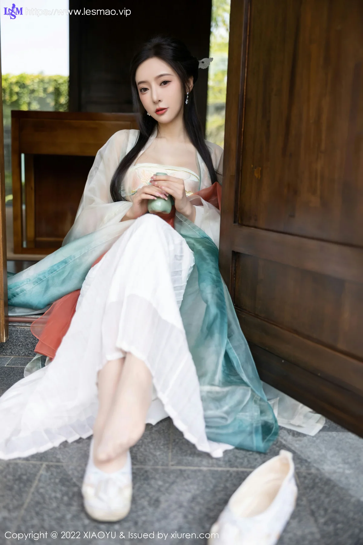 XIAOYU  语画界 Vol.889  王馨瑶yanni 浅色古装户外场景杭州旅拍写真11 - 36