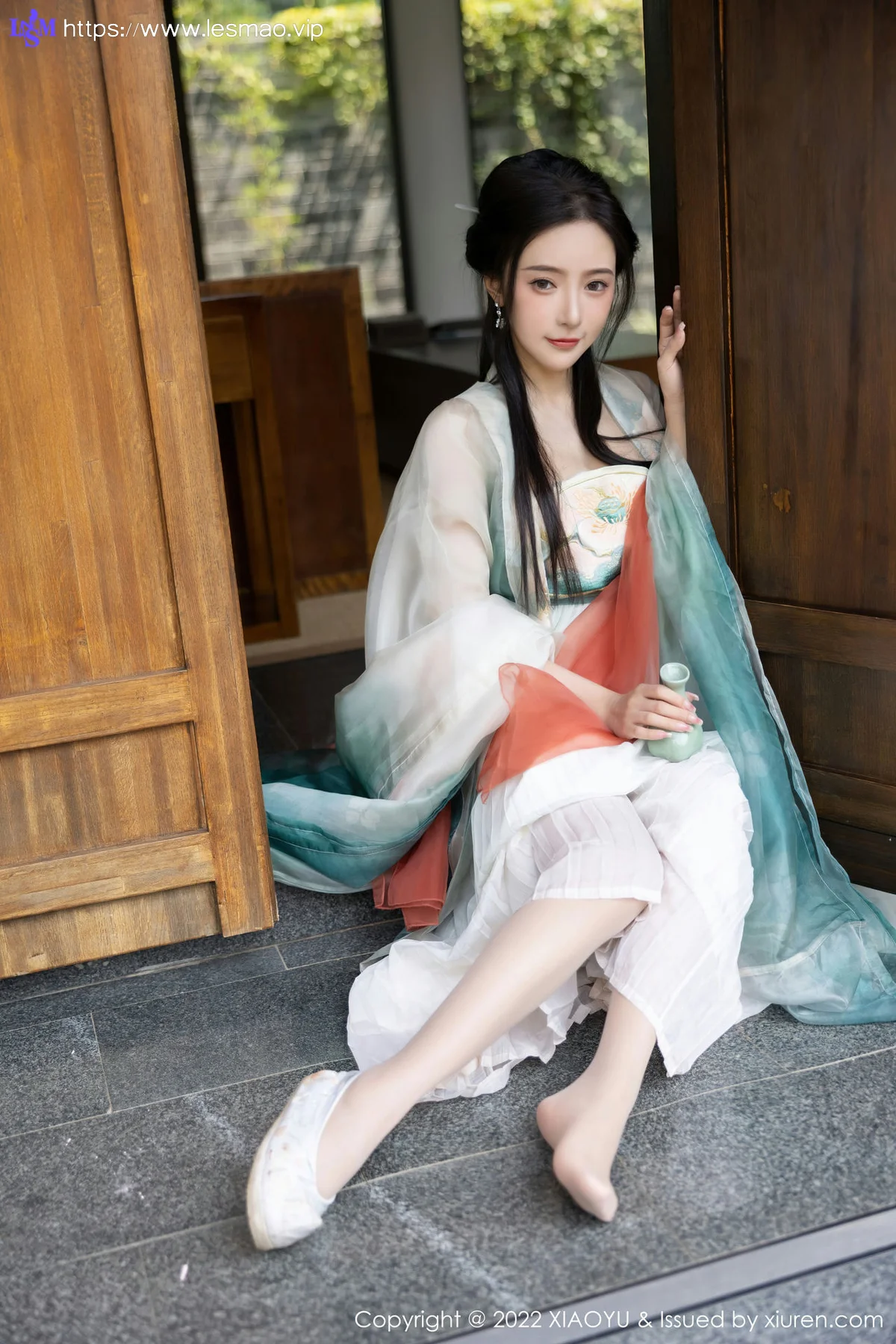 XIAOYU  语画界 Vol.889  王馨瑶yanni 浅色古装户外场景杭州旅拍写真11 - 38
