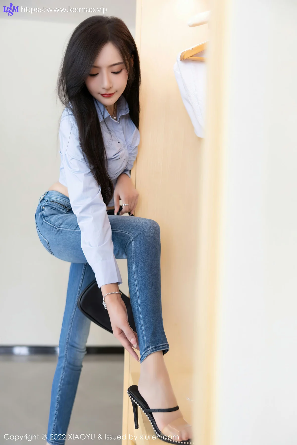 XIAOYU  语画界 Vol.904  王馨瑶yanni 原色丝袜杭州旅拍 - 16