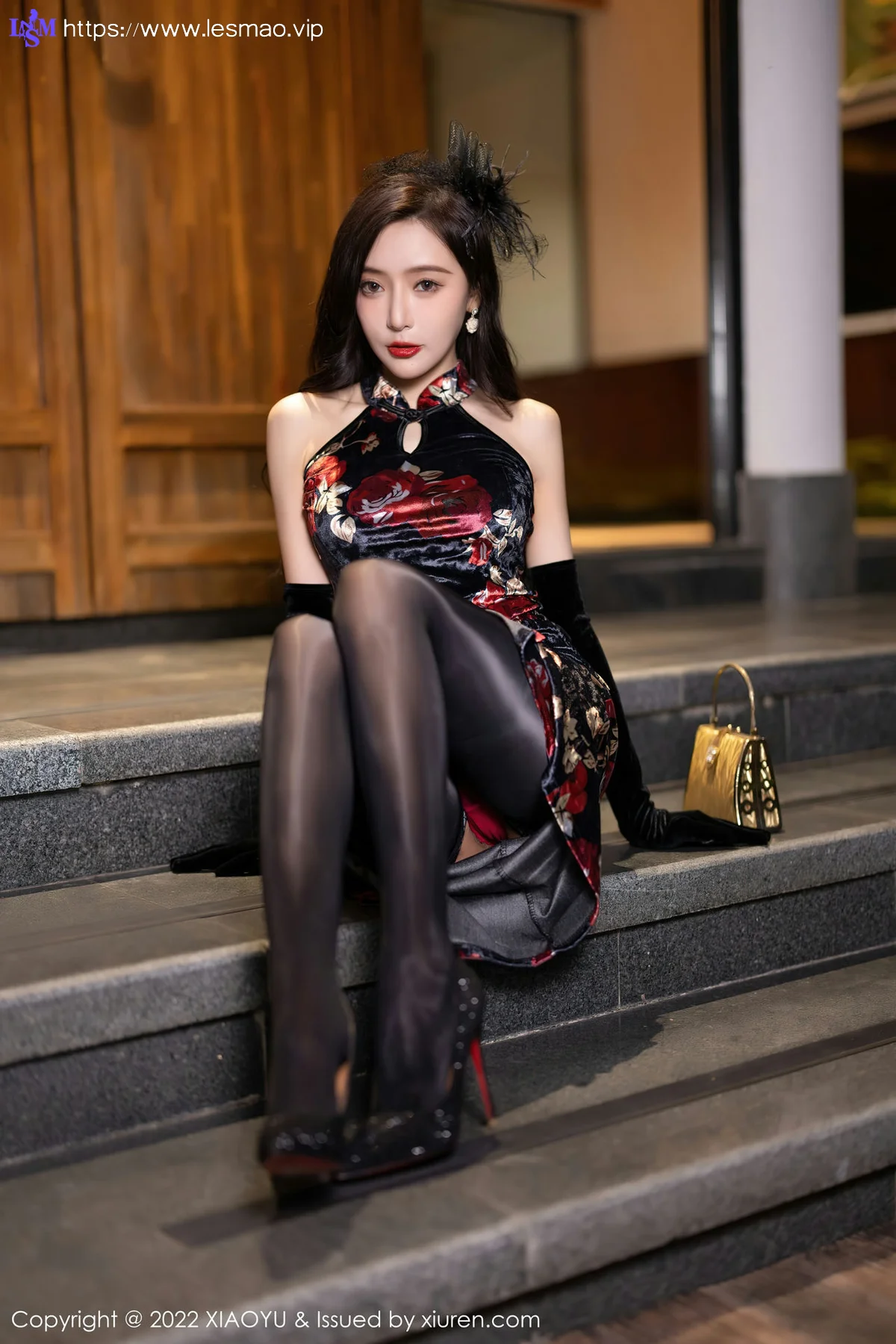 XIAOYU  语画界 Vol.909  王馨瑶yanni 魅惑黑丝杭州旅拍写真 - 16