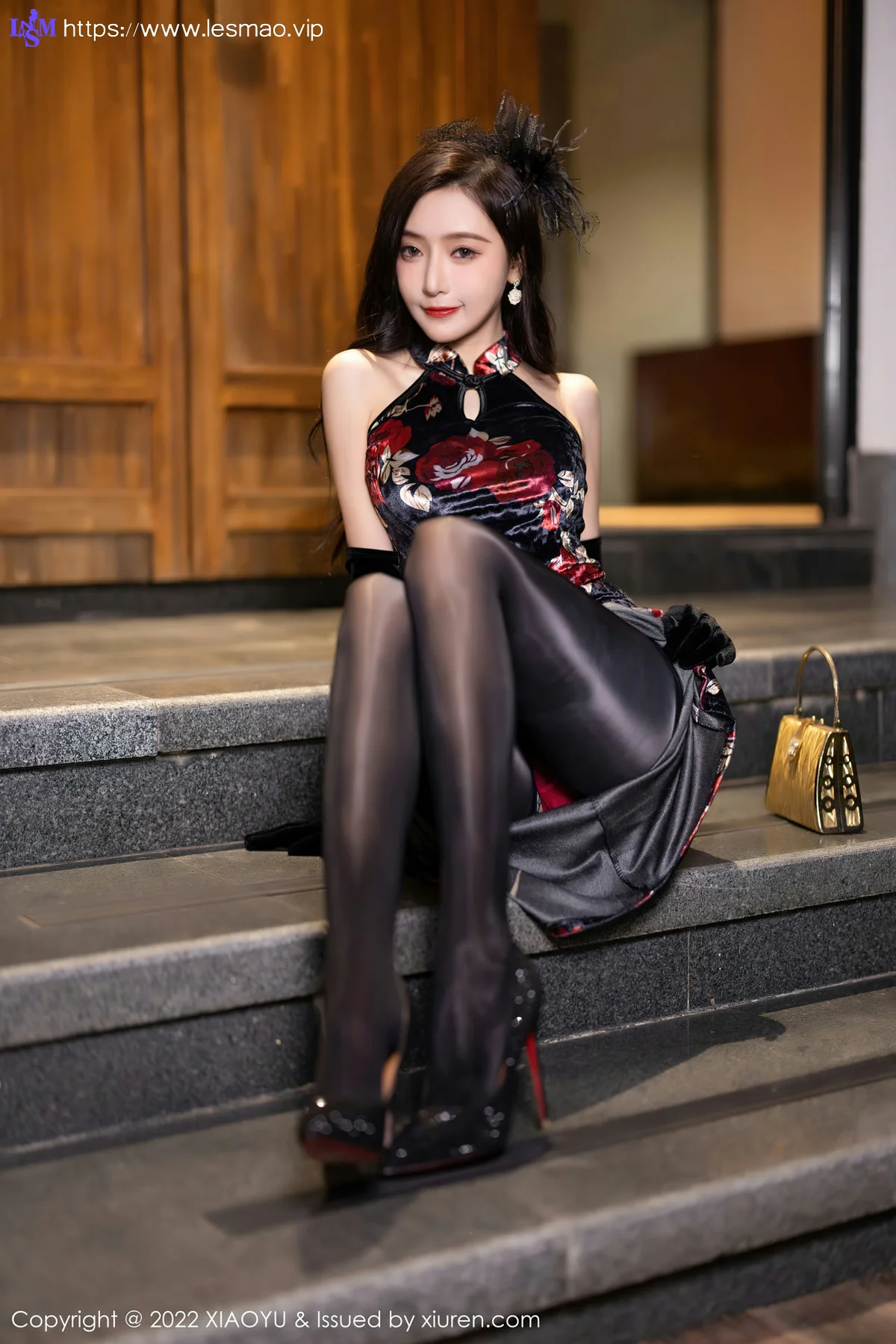 XIAOYU  语画界 Vol.909  王馨瑶yanni 魅惑黑丝杭州旅拍写真 - 17