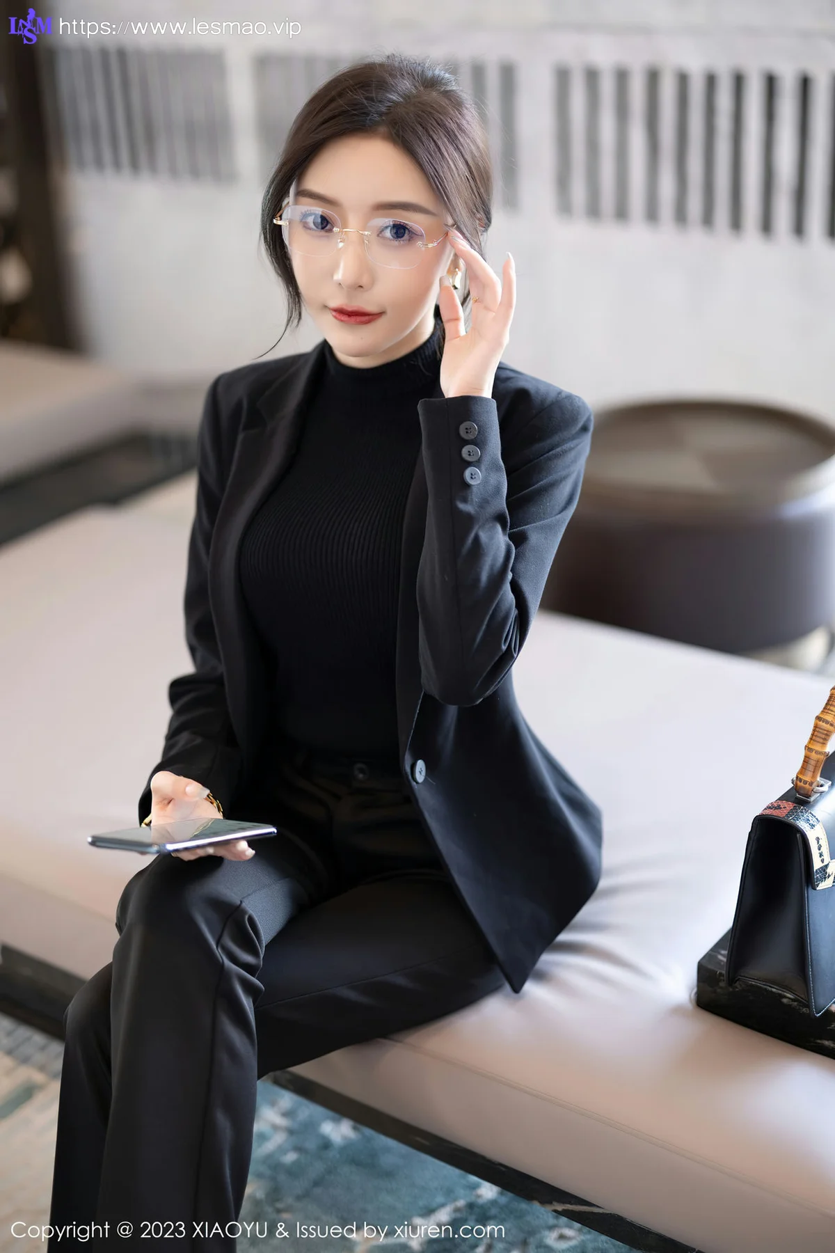 XIAOYU  语画界 Vol.974  王馨瑶yanni 黑色制服Ol性感写真11 - 12