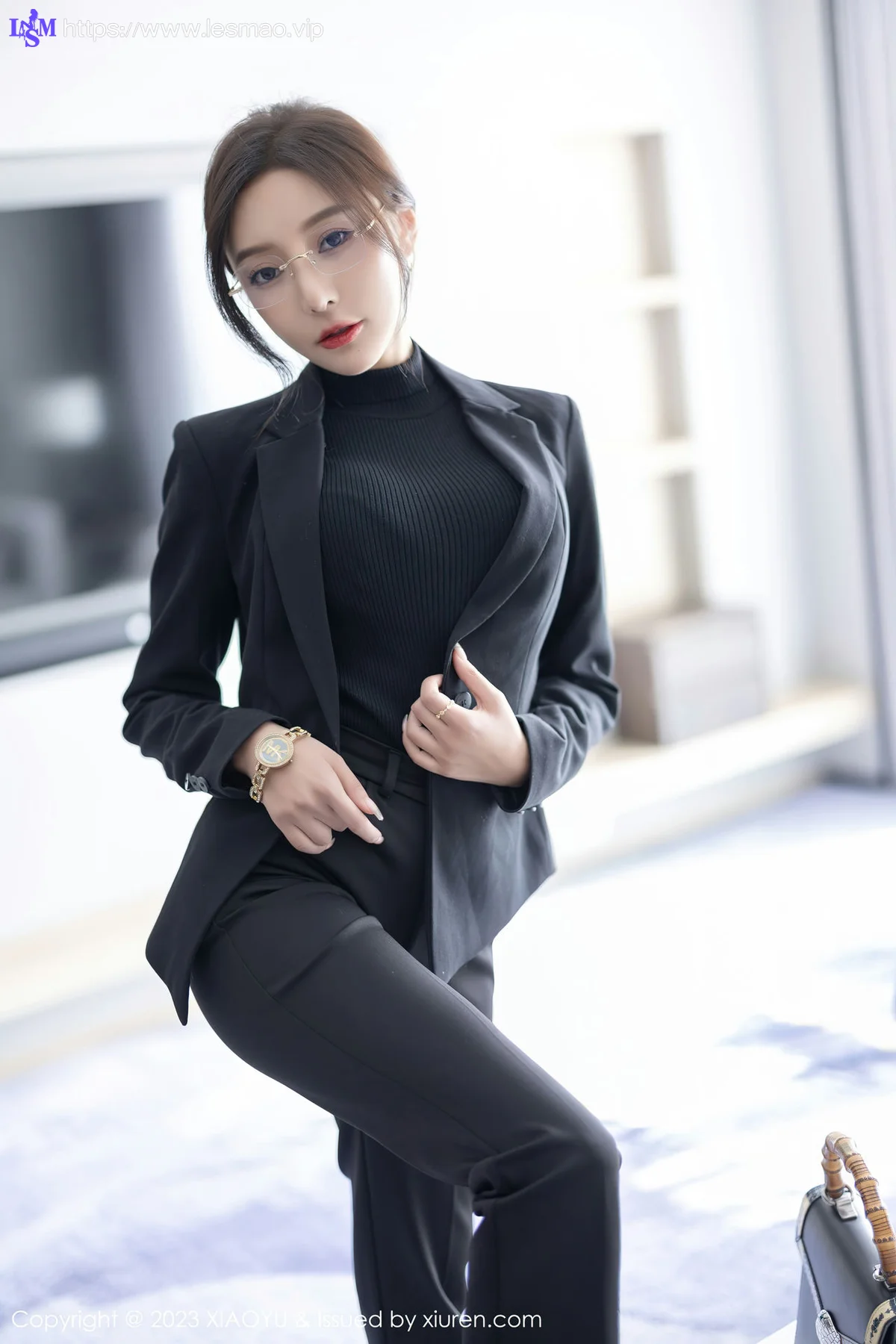 XIAOYU  语画界 Vol.974  王馨瑶yanni 黑色制服Ol性感写真11 - 23
