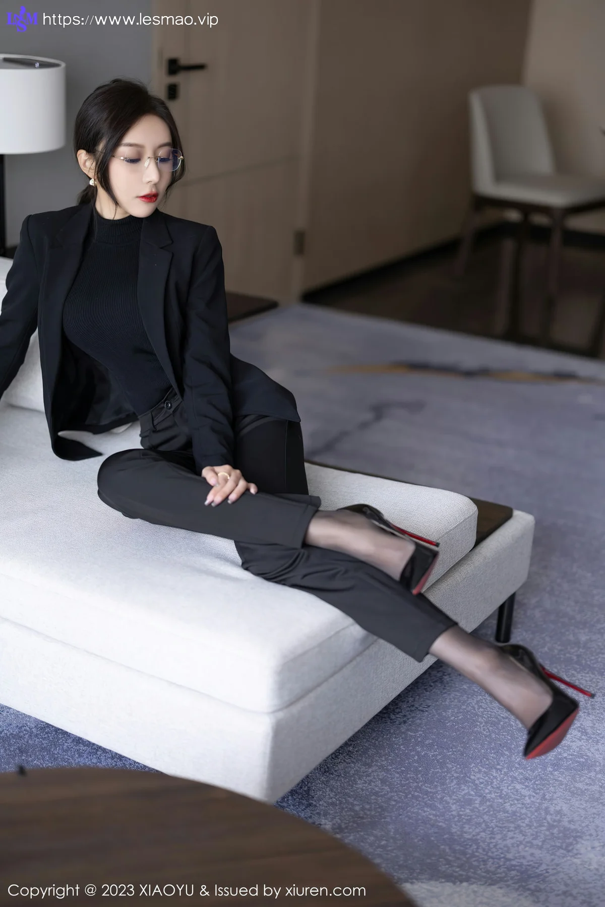 XIAOYU  语画界 Vol.974  王馨瑶yanni 黑色制服Ol性感写真11 - 28