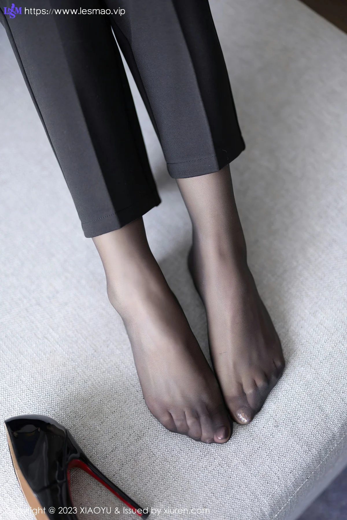 XIAOYU  语画界 Vol.974  王馨瑶yanni 黑色制服Ol性感写真11 - 33
