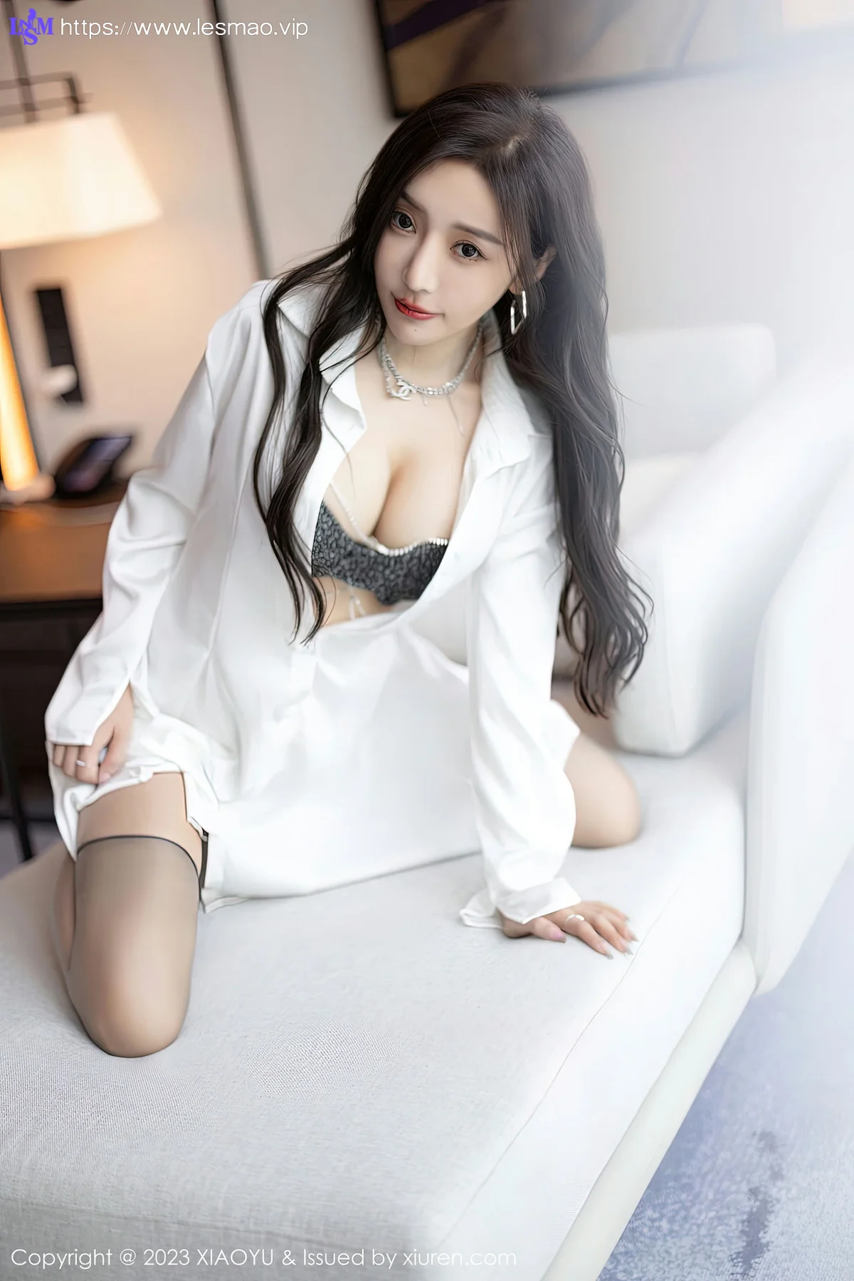 XIAOYU  语画界 Vol.990  王馨瑶yanni 魅惑灰丝性感写真1 - 21