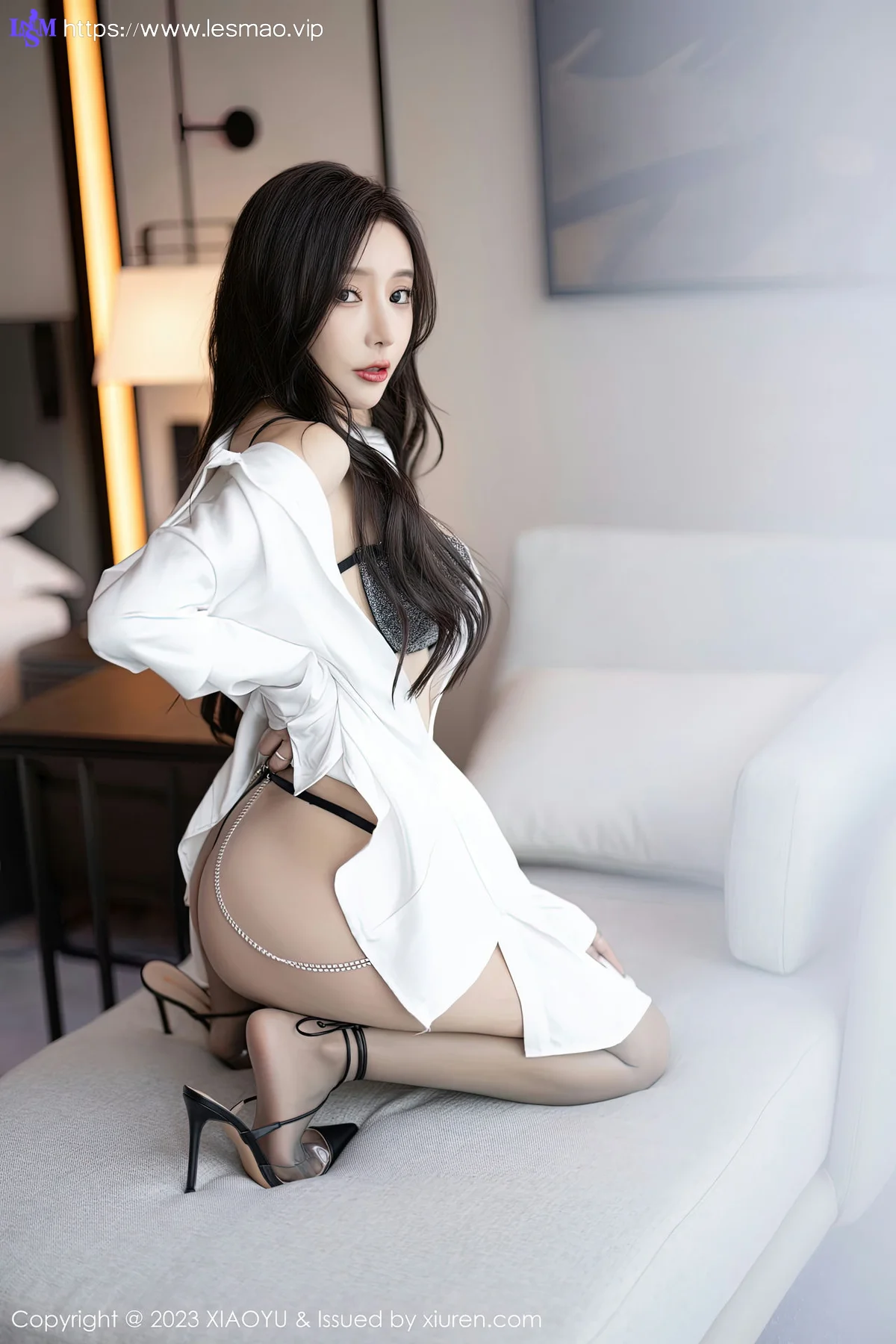 XIAOYU  语画界 Vol.990  王馨瑶yanni 魅惑灰丝性感写真1 - 29