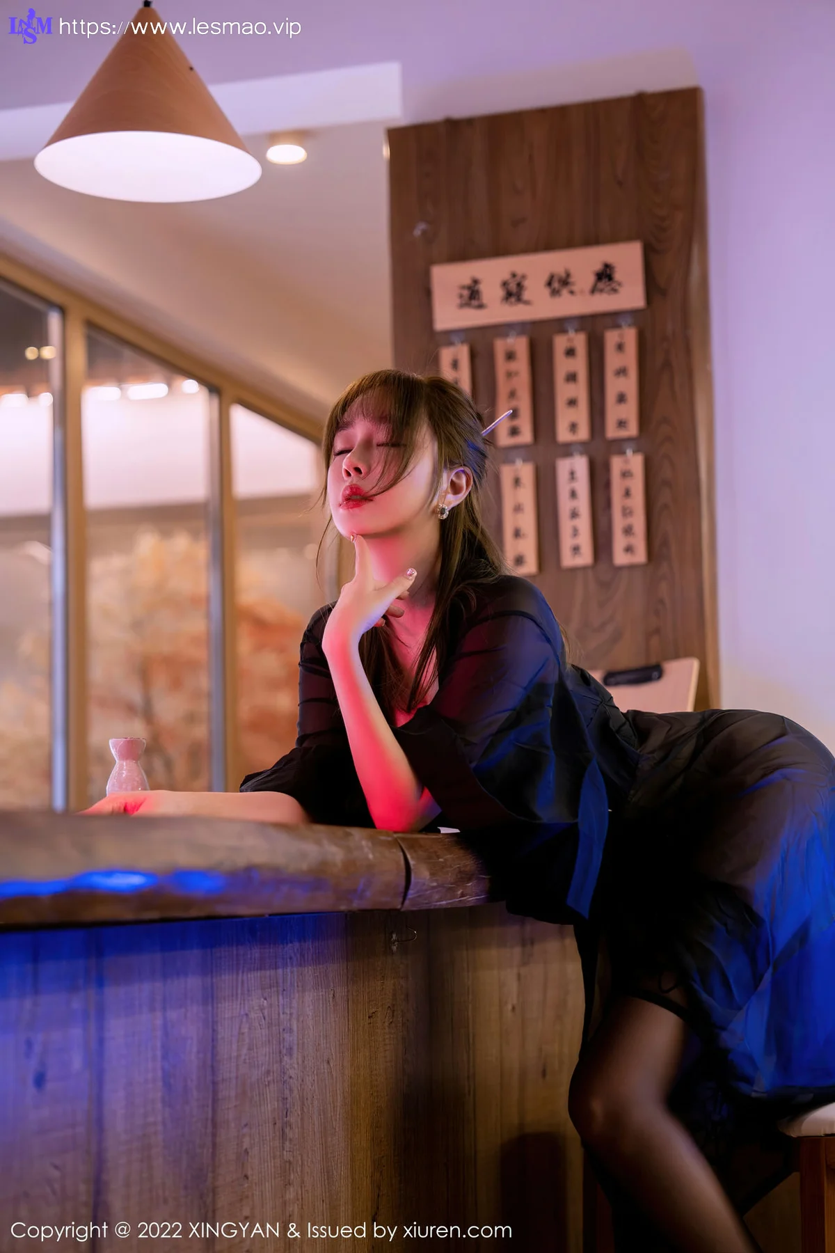 XINGYAN 星颜社 Vol.163 王雨纯 酒馆喝酒主题拍摄性感写真 - 30