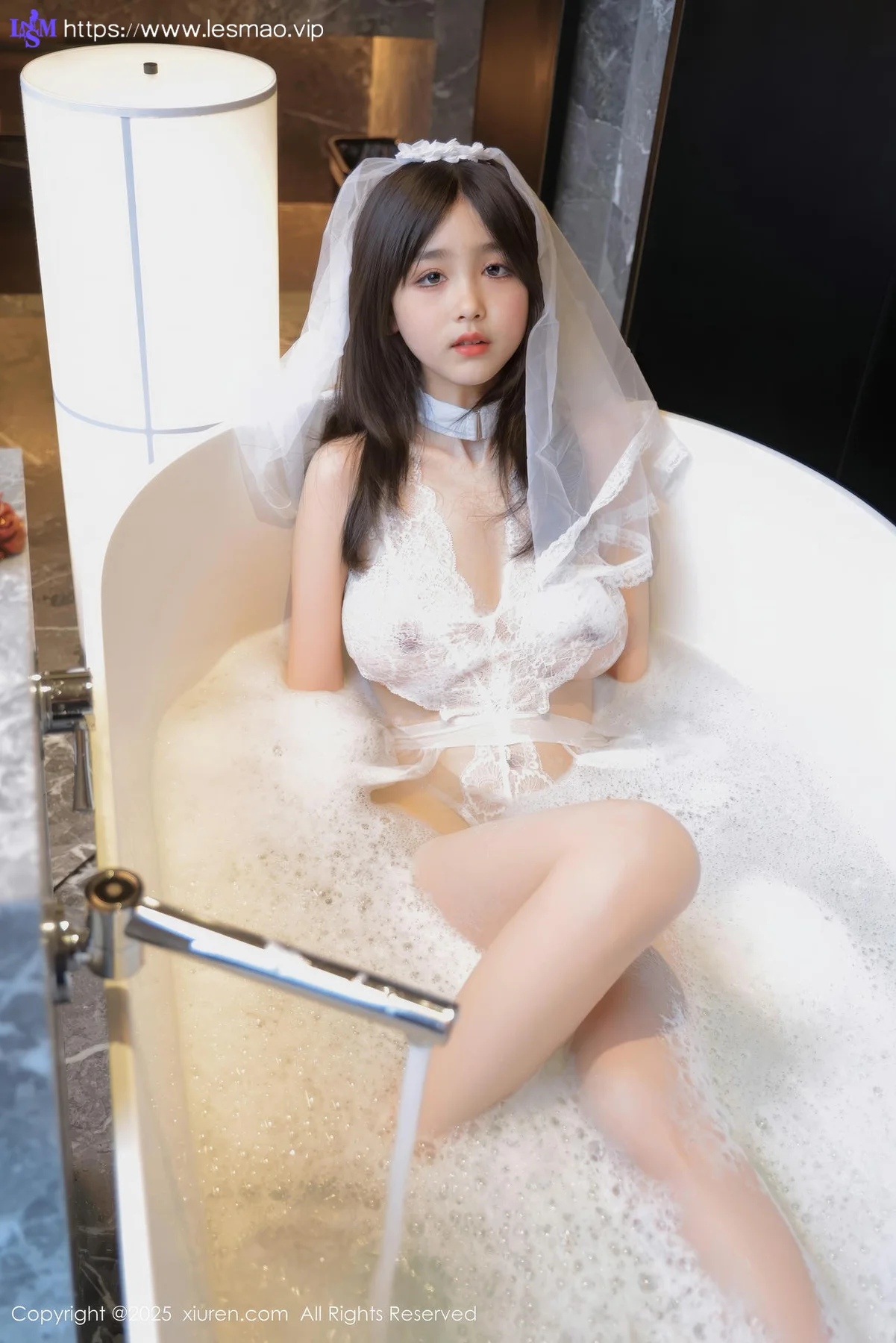 XiuRen 秀人 No.10011 奶芙乔乔 少女泡泡浴湿身 - 45