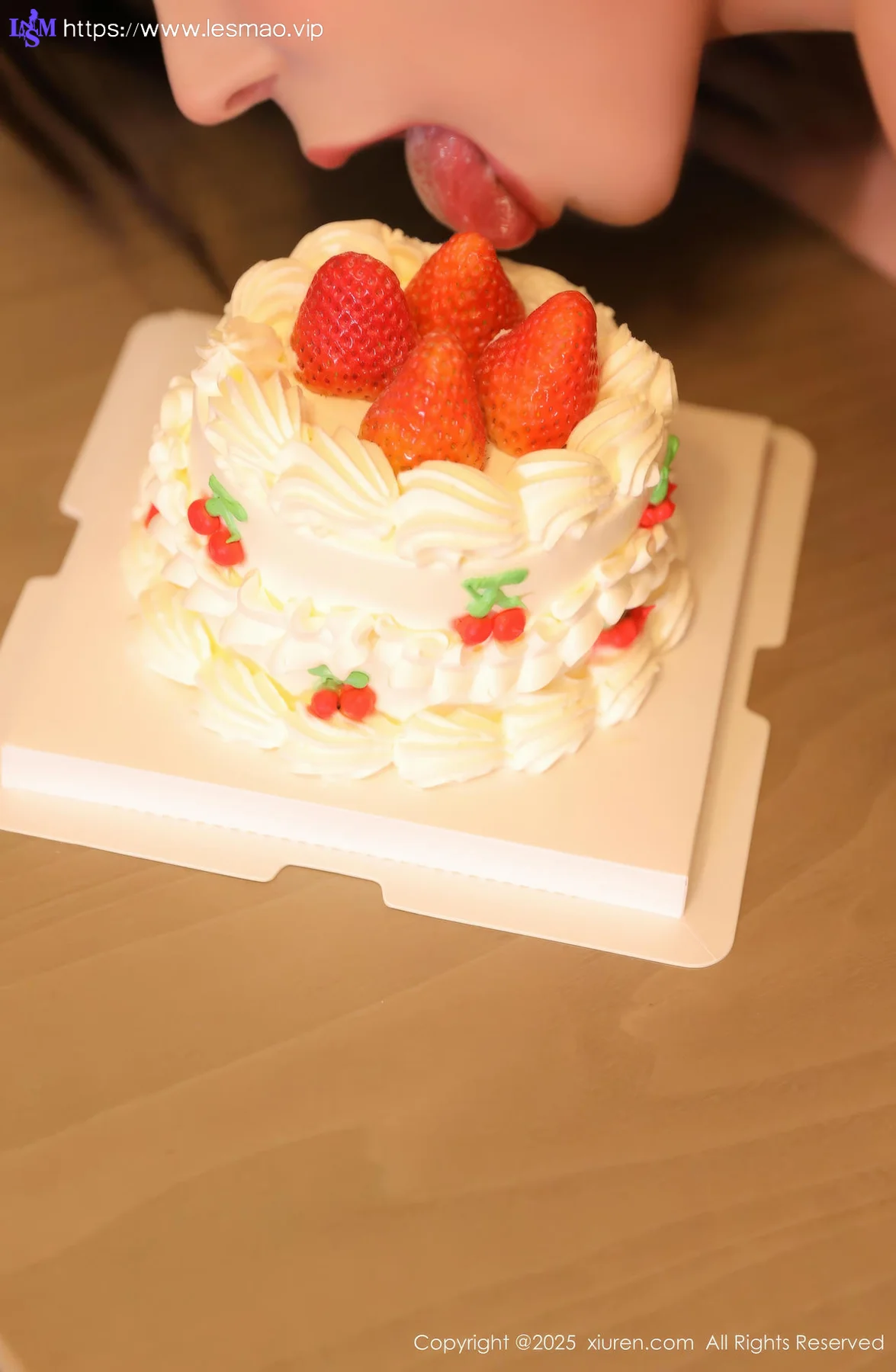 XiuRen 秀人 No.10029 小蛮妖Yummy 蛋糕玉体玉足主题 - 45