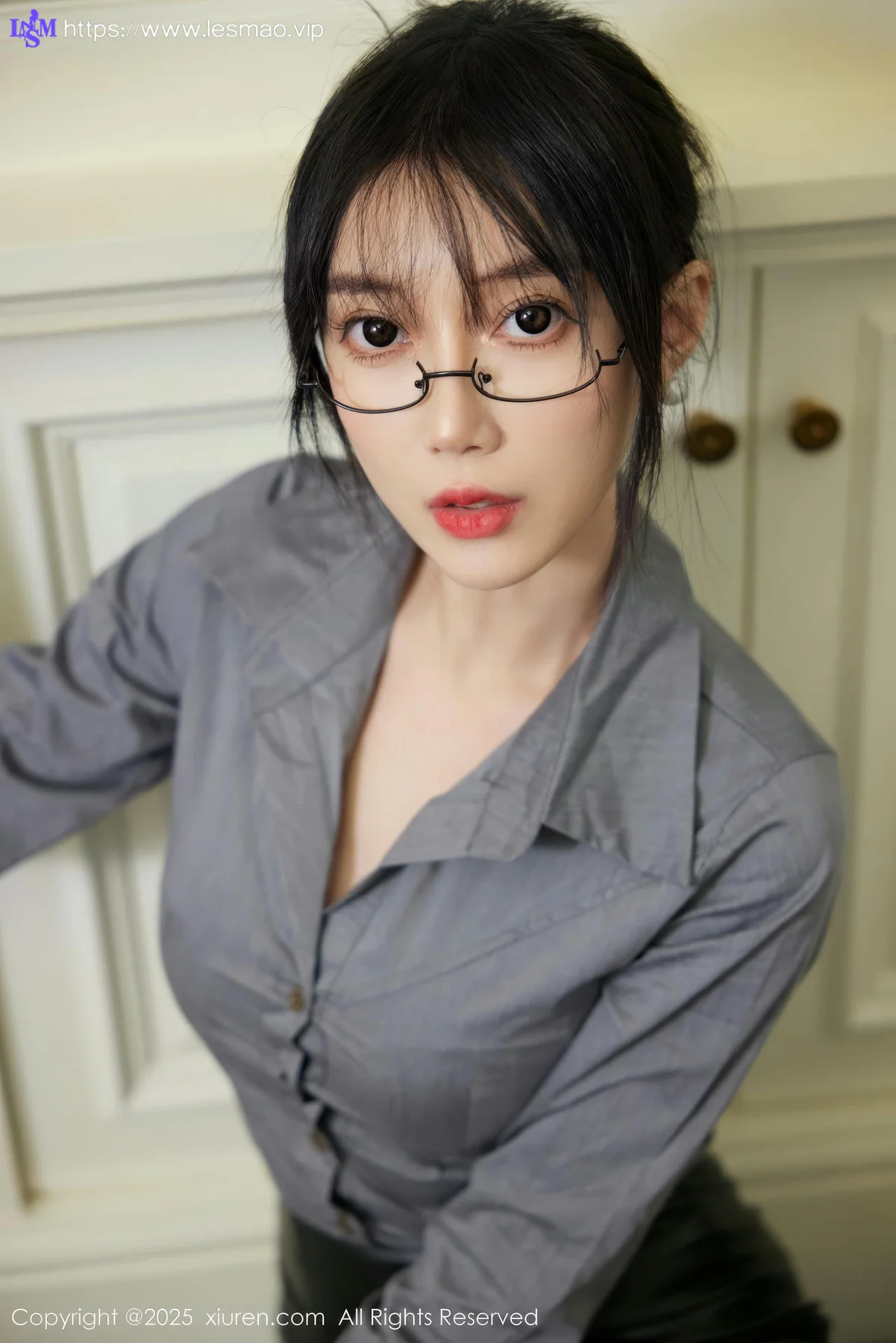 XiuRen 秀人 No.10043 玥儿玥er 皮短裙美腿玉足 - 21