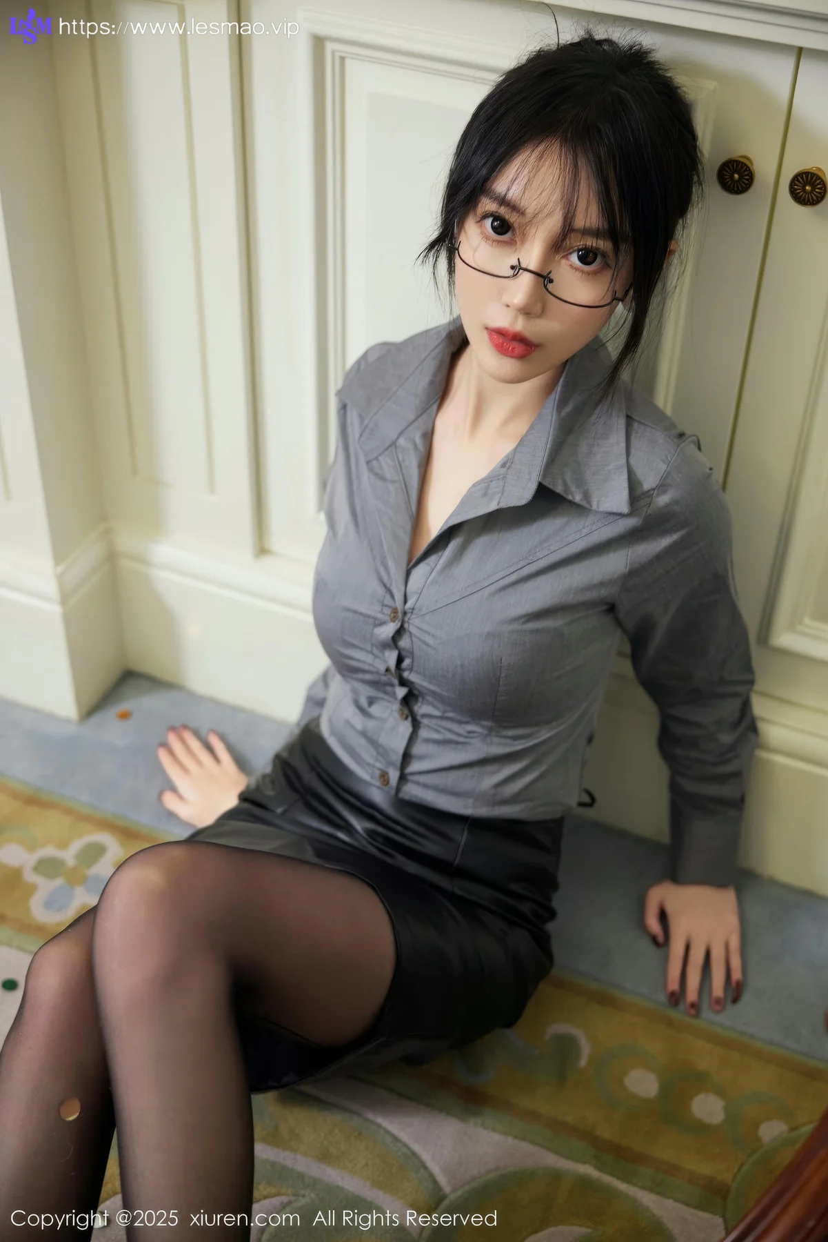 XiuRen 秀人 No.10043 玥儿玥er 皮短裙美腿玉足 - 26
