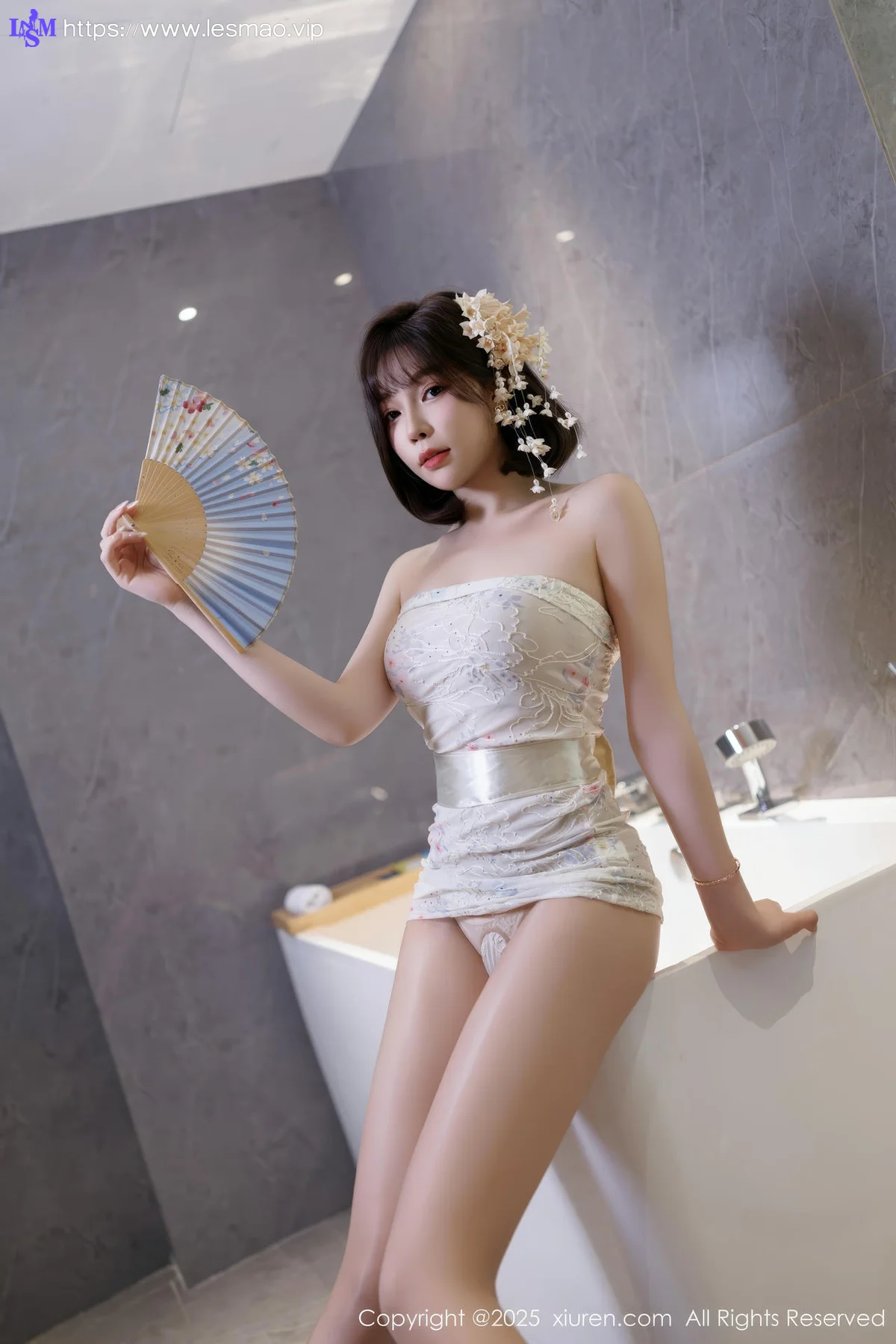 XiuRen 秀人 No.10048 徐莉芝Booty 香肩美腿短裙 - 46