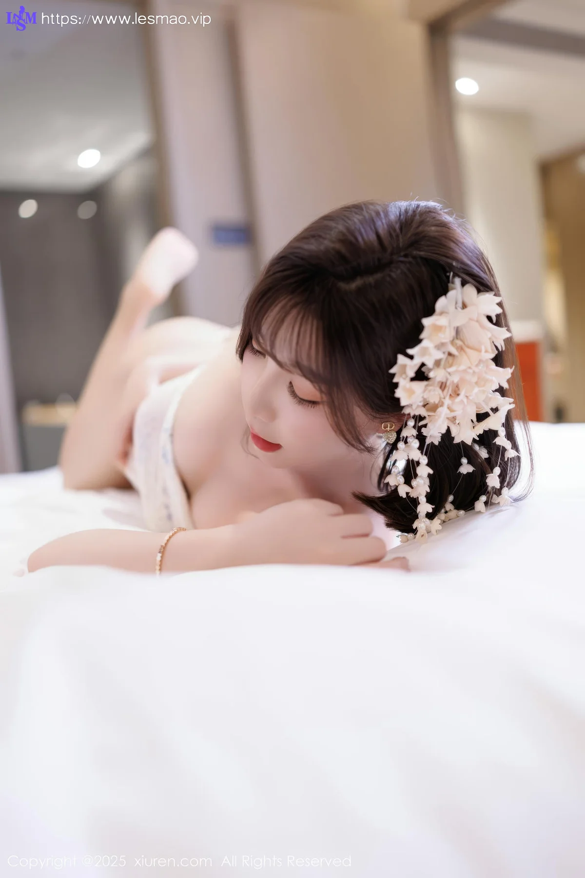 XiuRen 秀人 No.10048 徐莉芝Booty 香肩美腿短裙 - 63