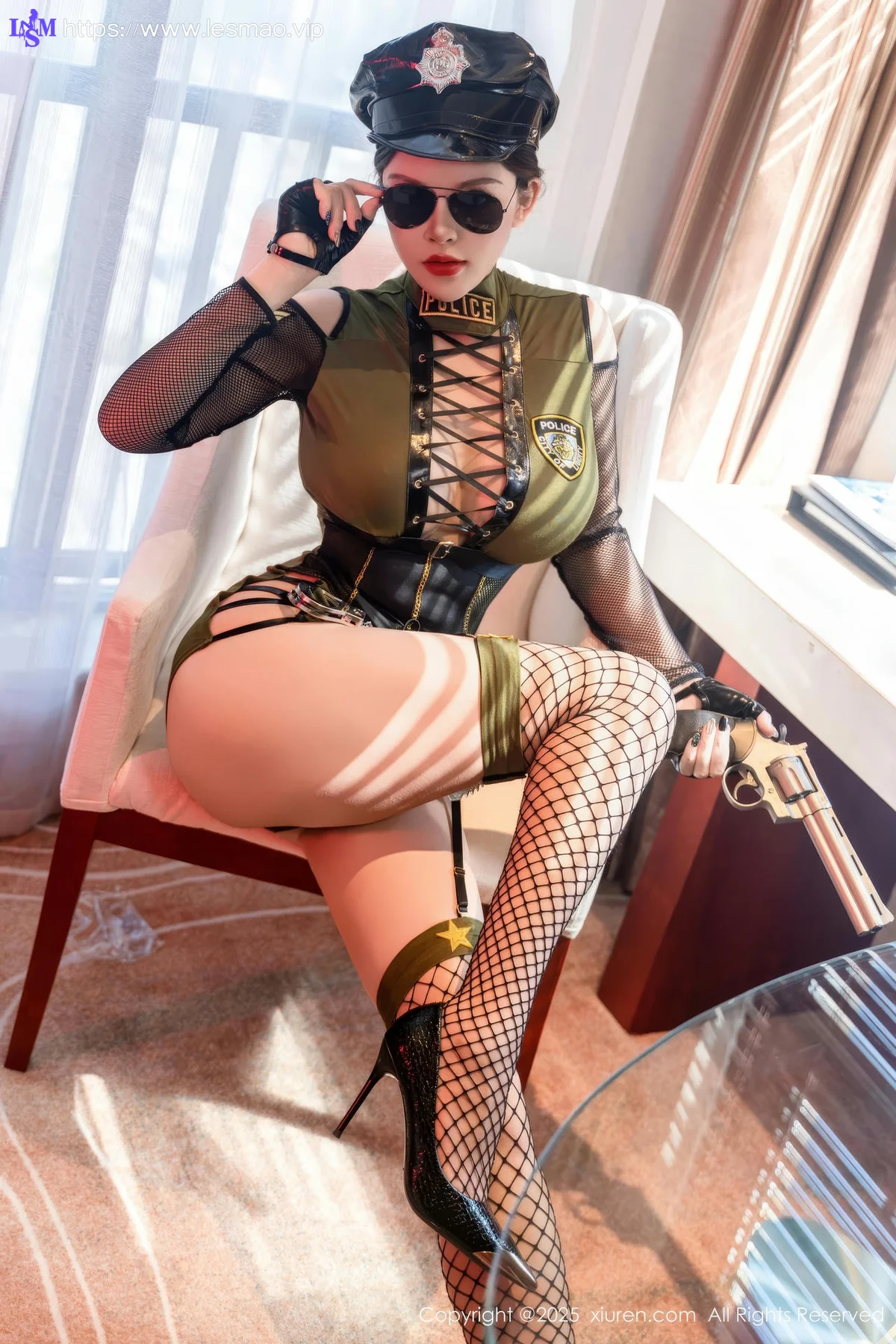 XiuRen 秀人 No.10064 伊丽莎有点白 制服网袜诱惑欧范 - 10