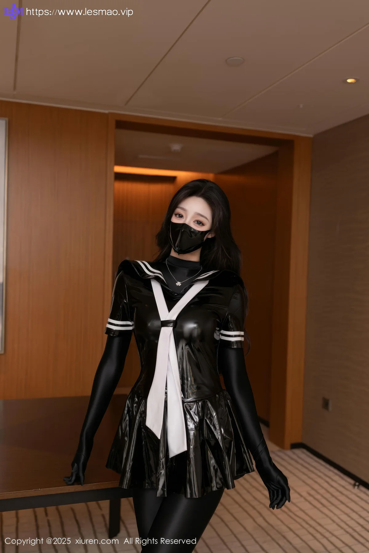XiuRen 秀人 No.10087 小逗逗 诱惑皮裙私房美女 - 1