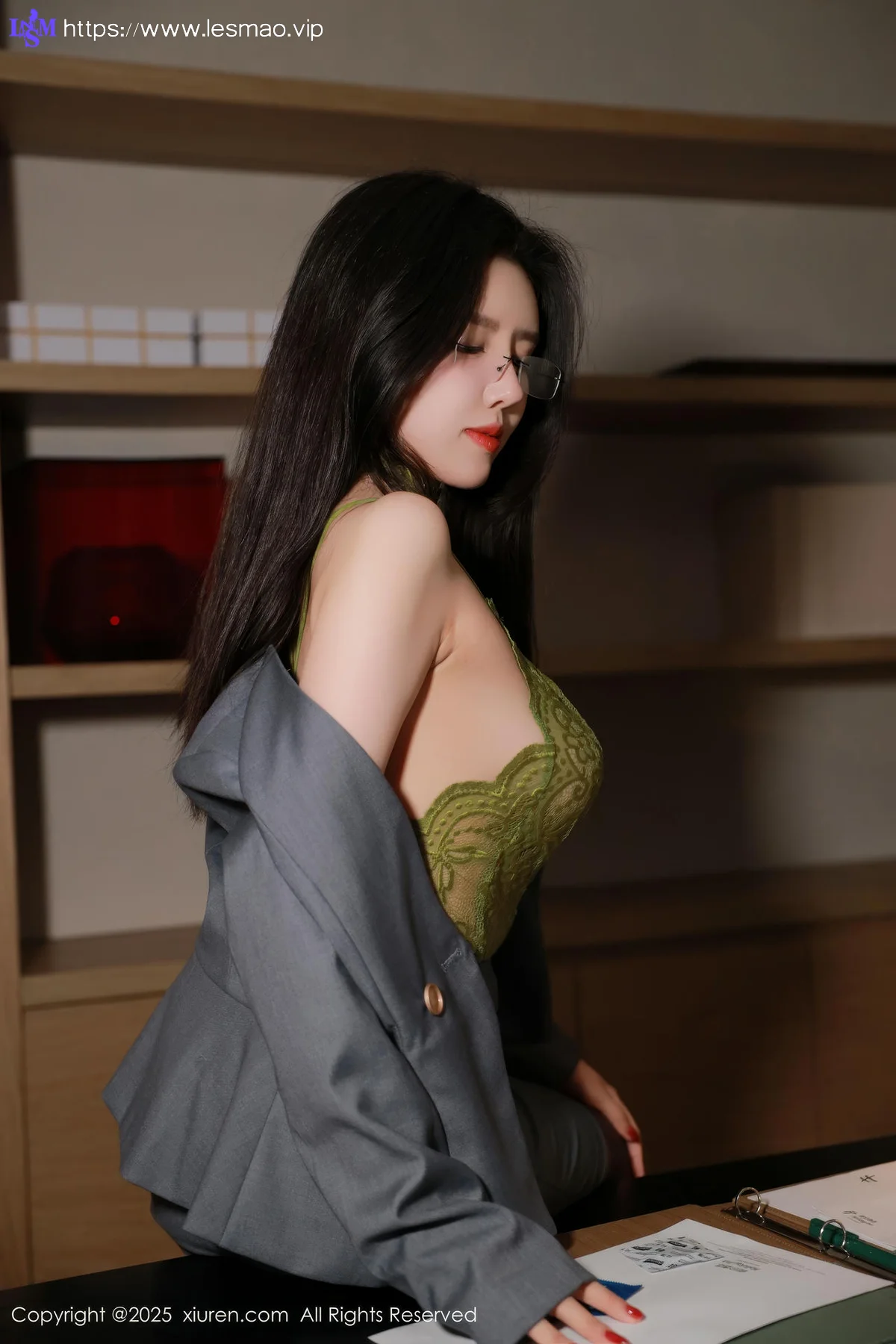 XiuRen 秀人 No.10119 唐翩翩 灰色OL制服 - 13