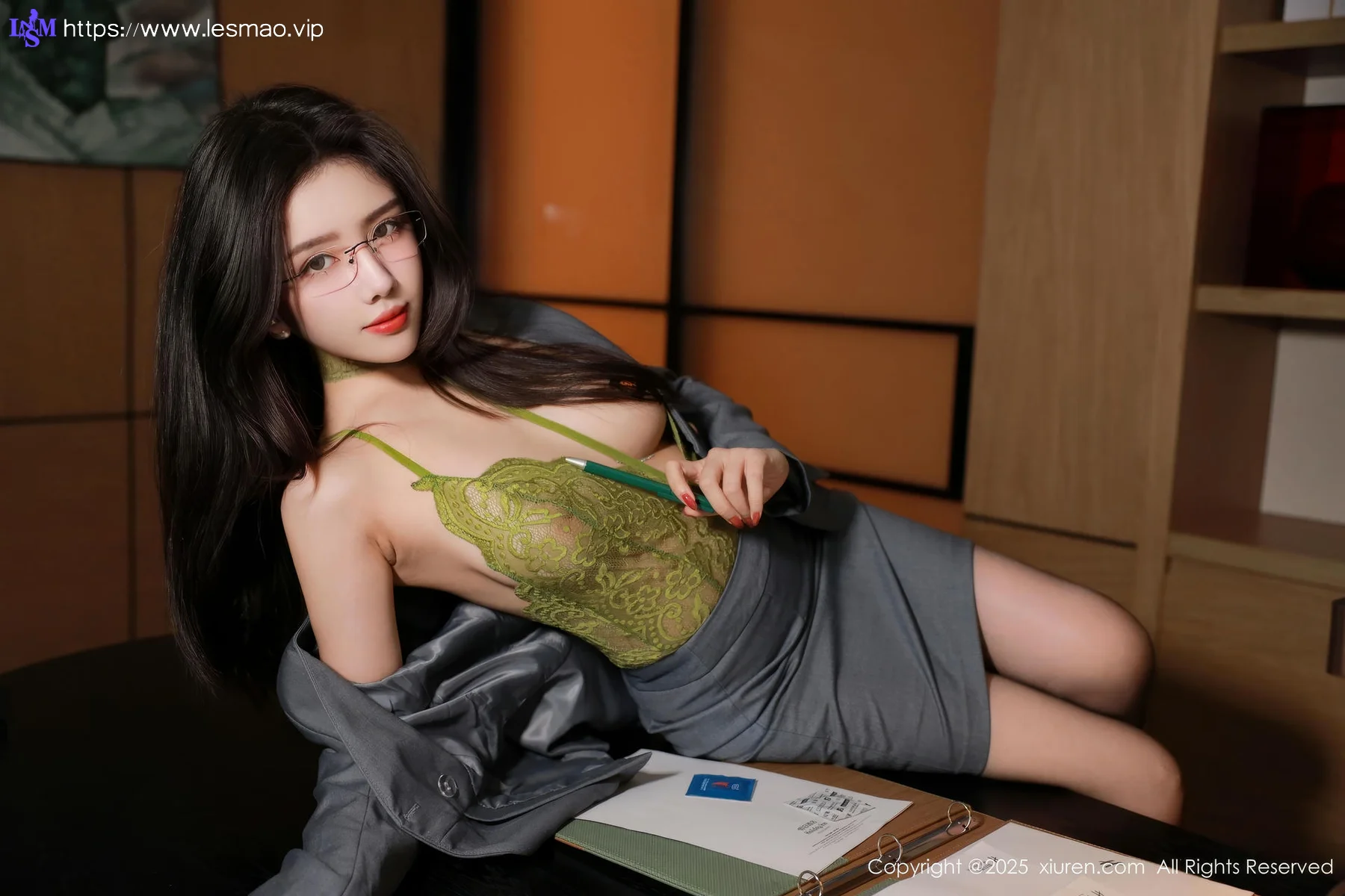 XiuRen 秀人 No.10119 唐翩翩 灰色OL制服 - 16