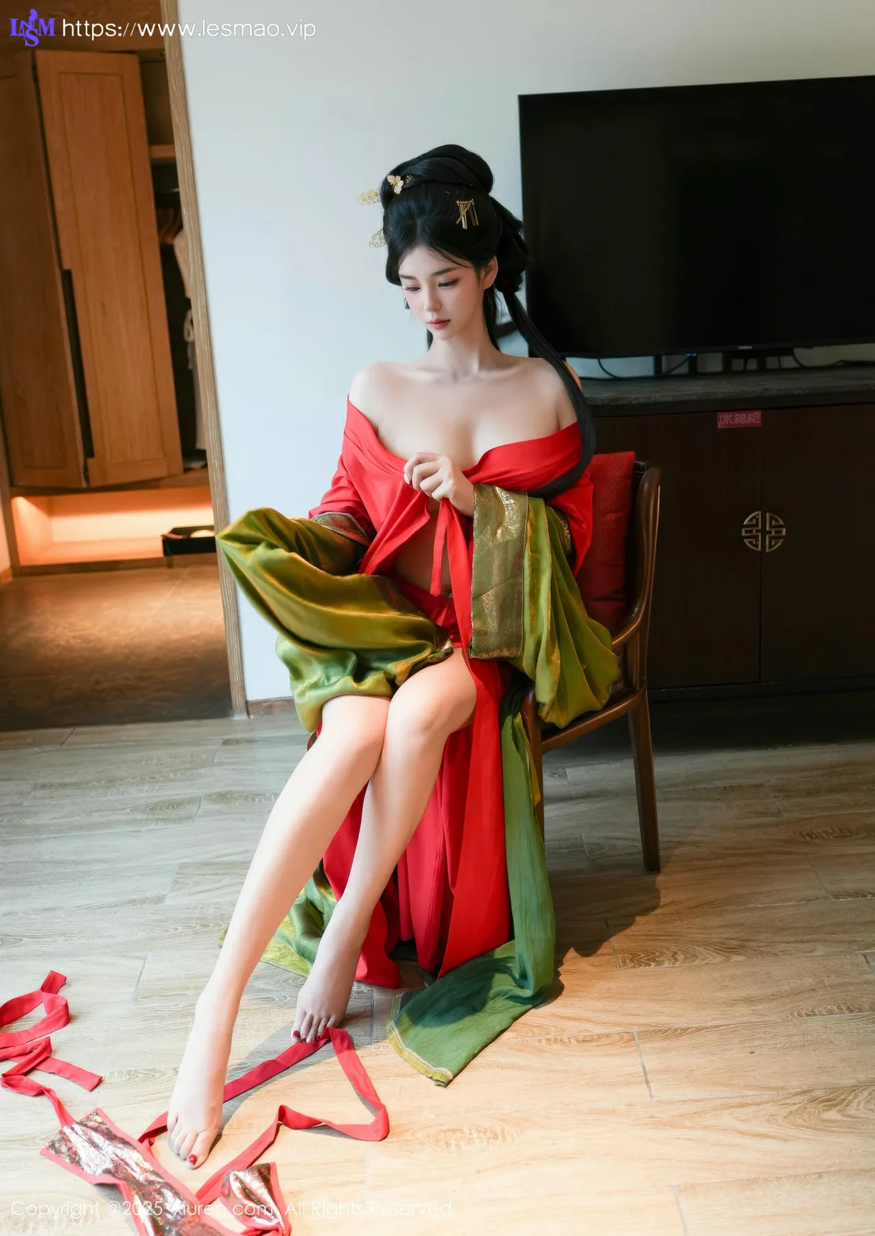 XiuRen 秀人 No.10126 雪糕CiCi 古装制服玉体户外 - 36