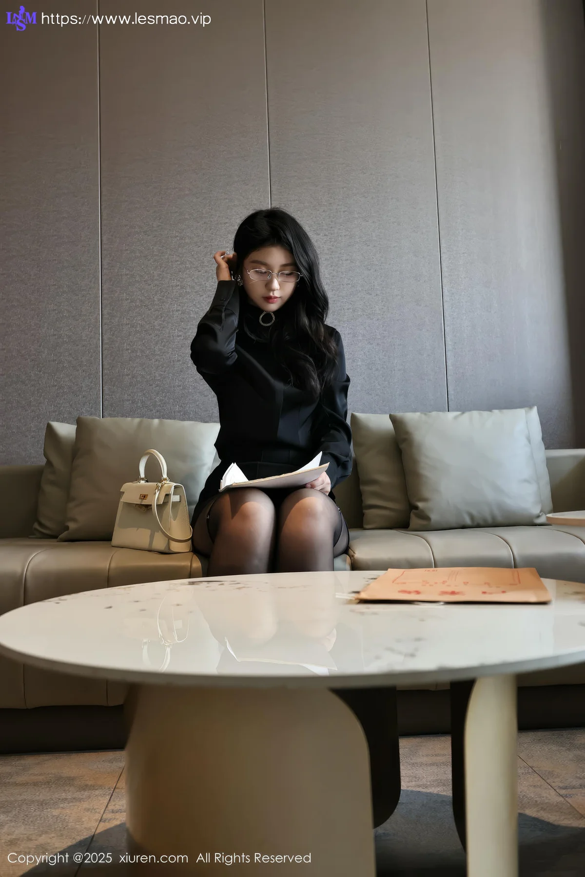 XiuRen 秀人 No.10167 小芭乐 黑色OL魅惑黑丝服饰 - 12
