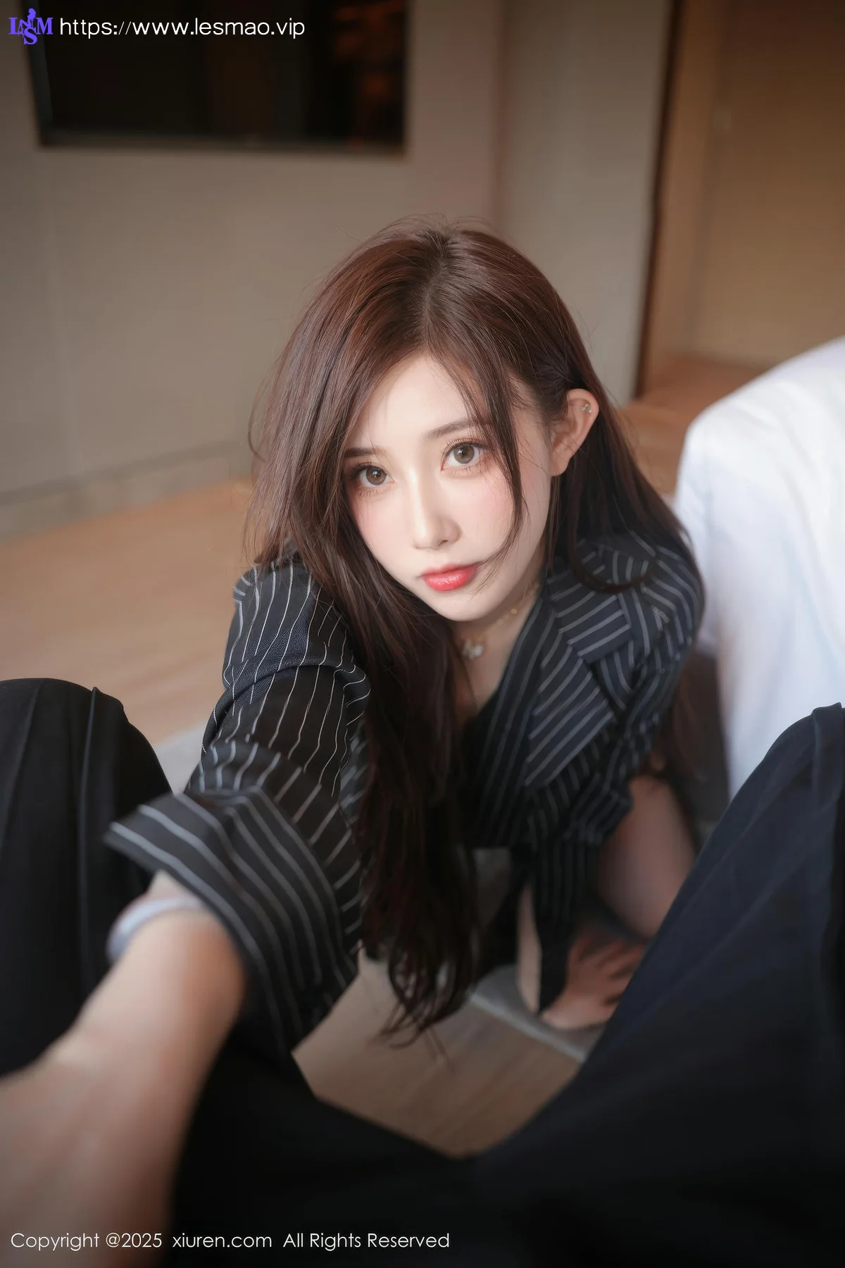XiuRen 秀人 No.10285 奶油猫呀 深色OL服饰 - 64