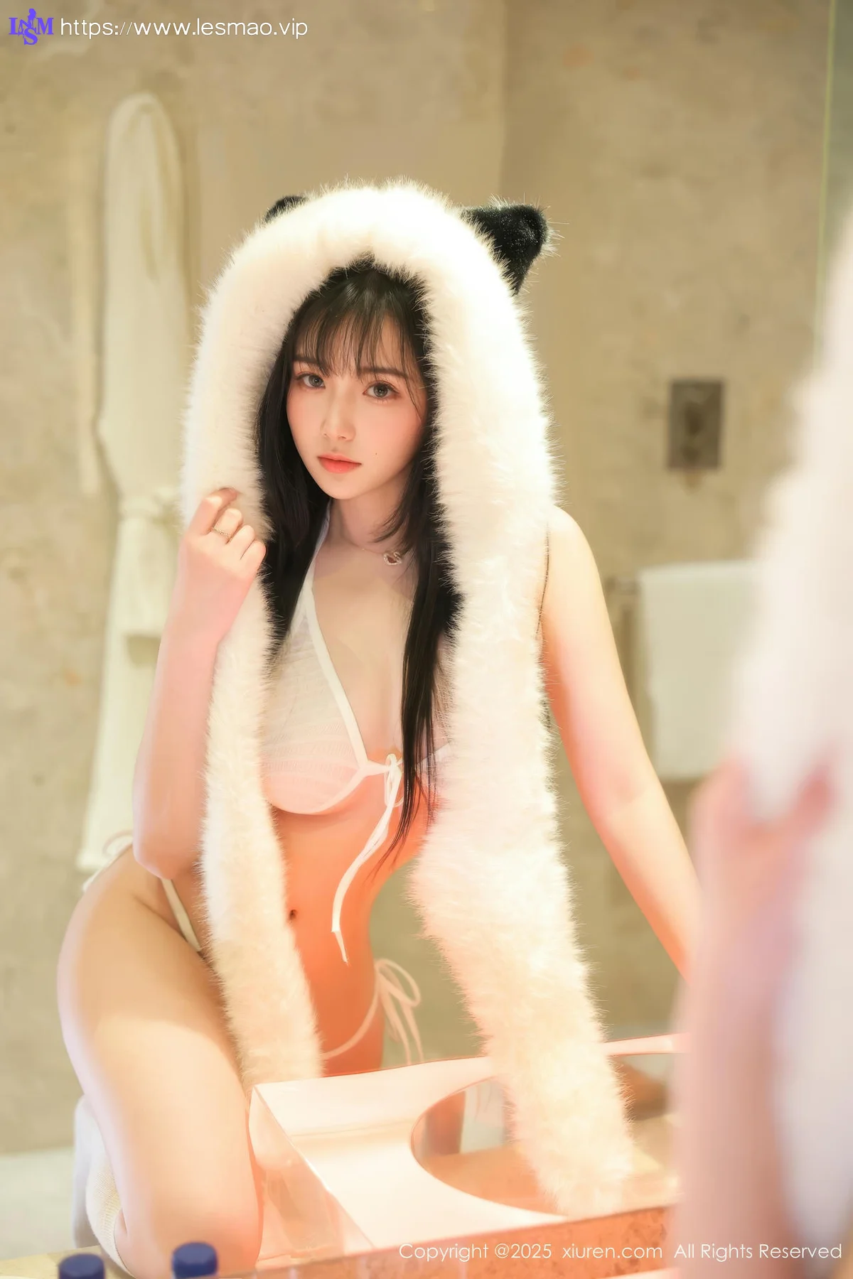 XiuRen 秀人 No.10302 软情 诱人白色丝袜情趣私房 - 4